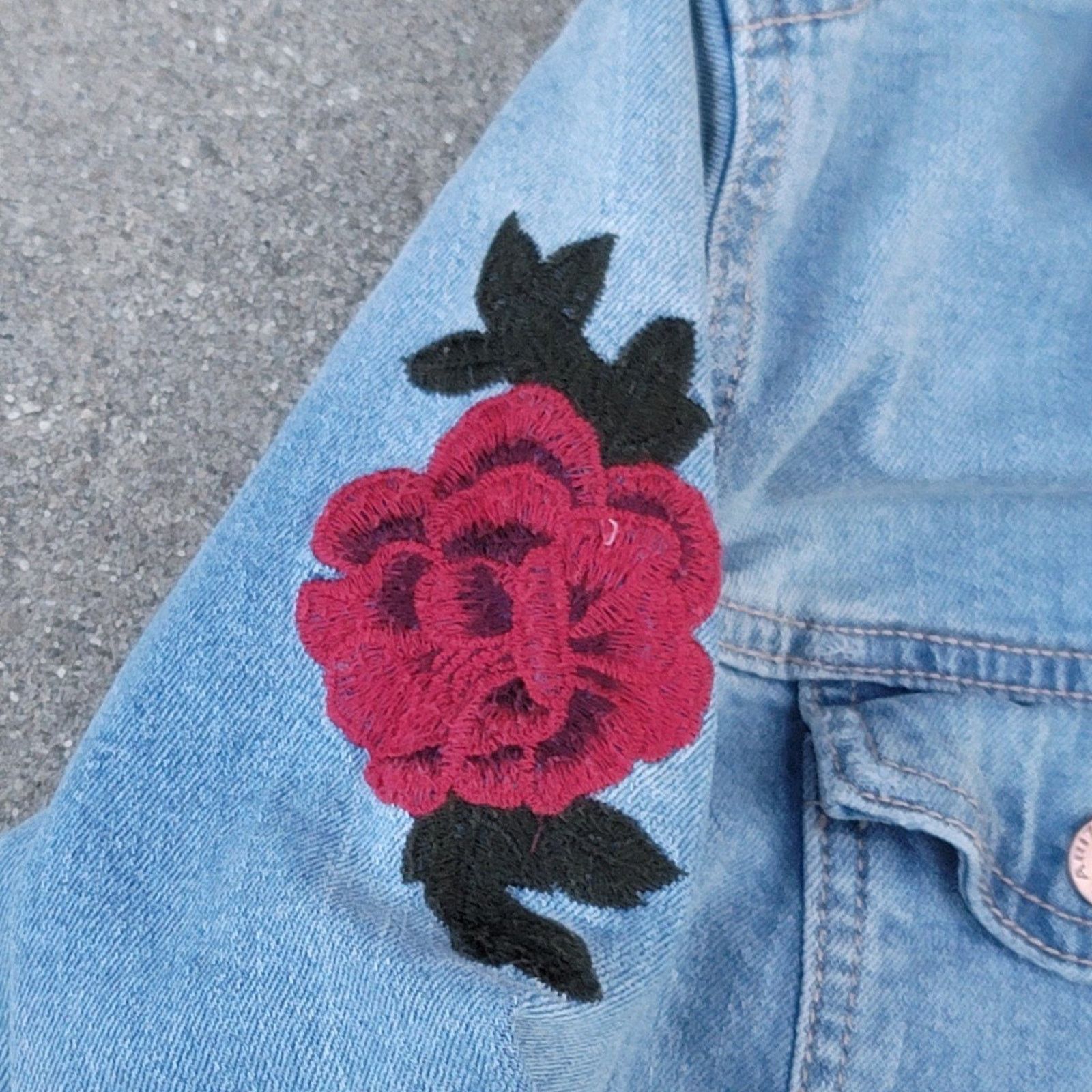 Arizona Jean Co. Arizona Jean Co Distressed Embroidered Roses Denim Jacket Size XL / US 12-14 / IT 48-50 - 5 Thumbnail