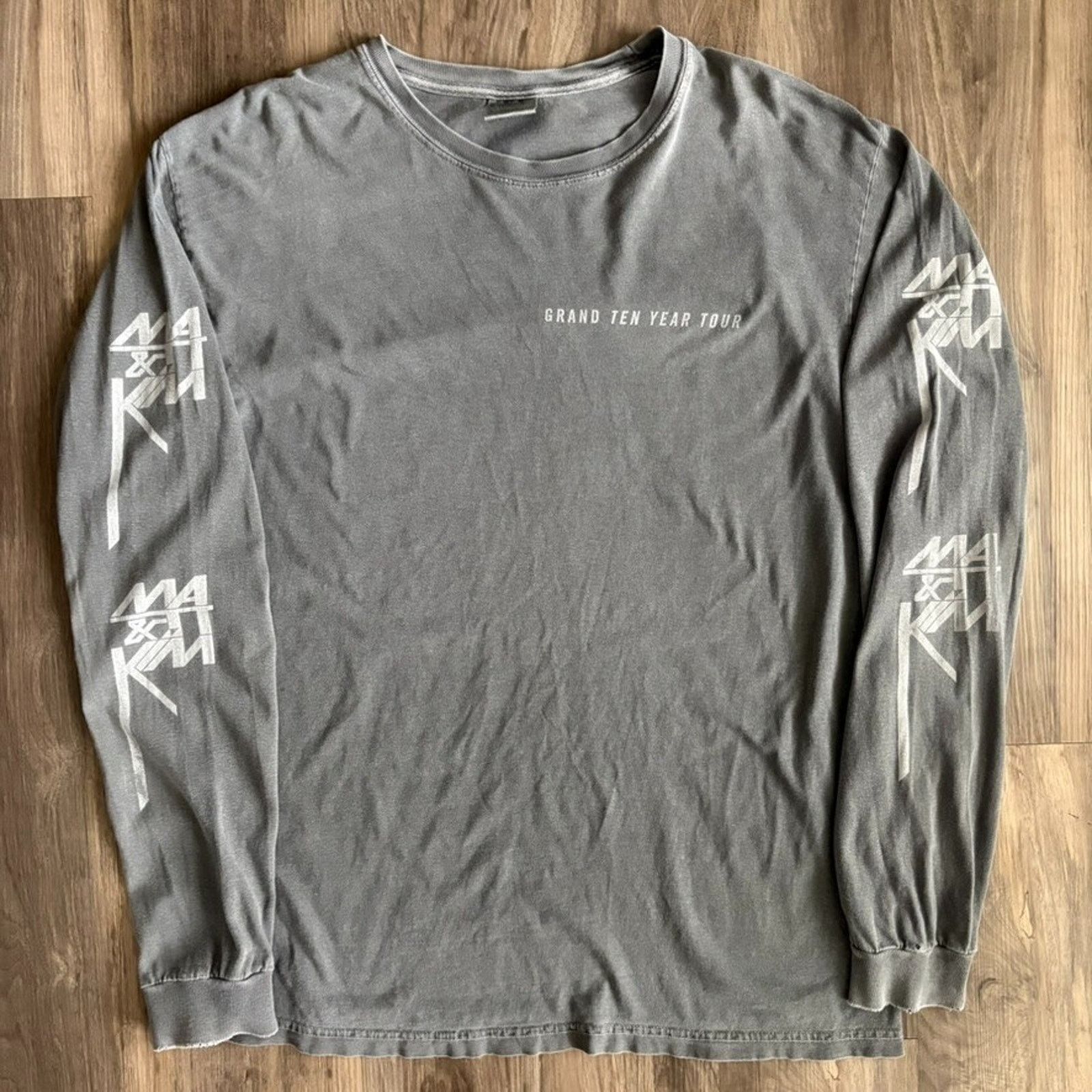 Vintage Matt And Kim Ten Year Tour T-Shirt Men's Size Large Grey Size US L / EU 52-54 / 3 - 1 Thumbnail