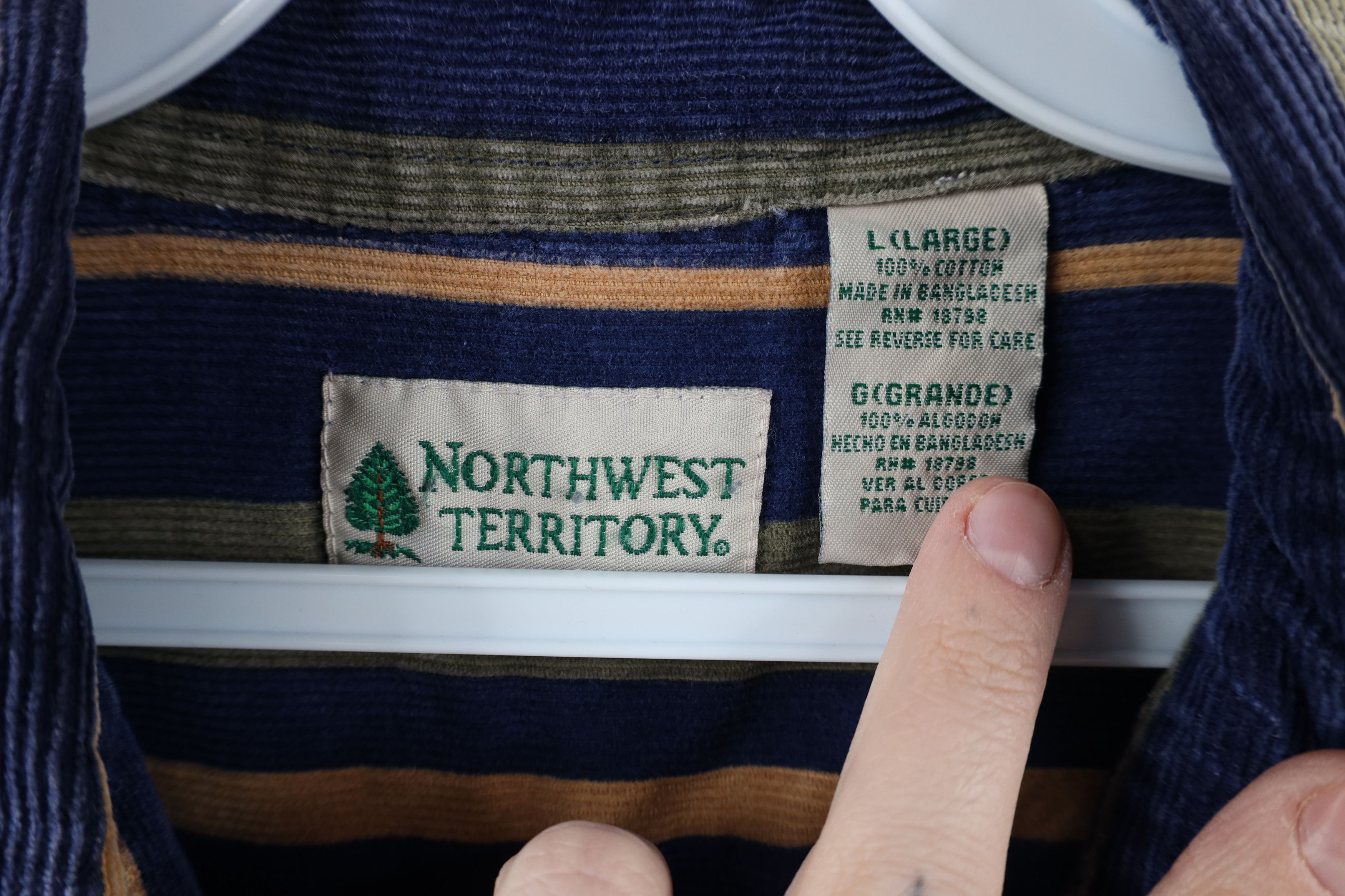 Vintage Vintage 90s Streetwear Striped Corduroy Button Down Shirt Size US L / EU 52-54 / 3 - 7 Thumbnail