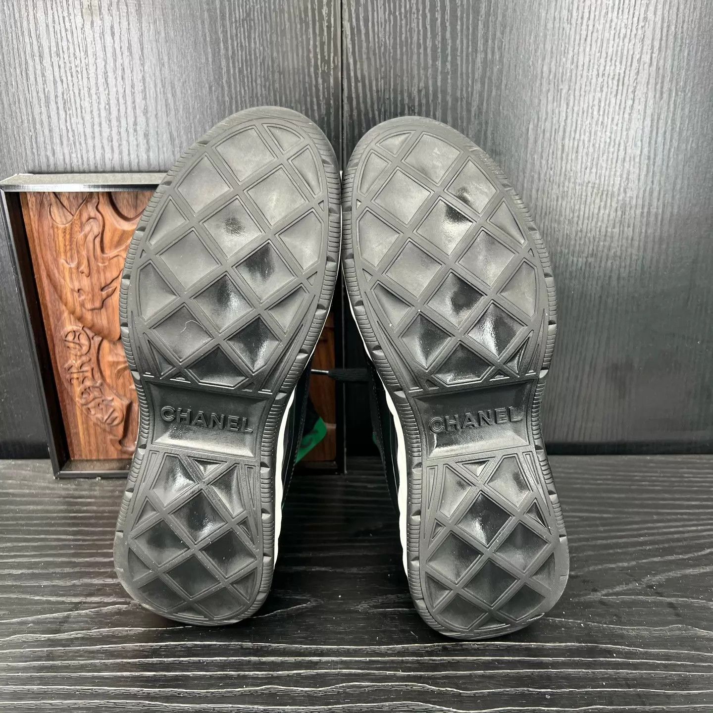 Chanel CHANEL Black Logo Sneakers Size US 7.5 / IT 37.5 - 7 Thumbnail