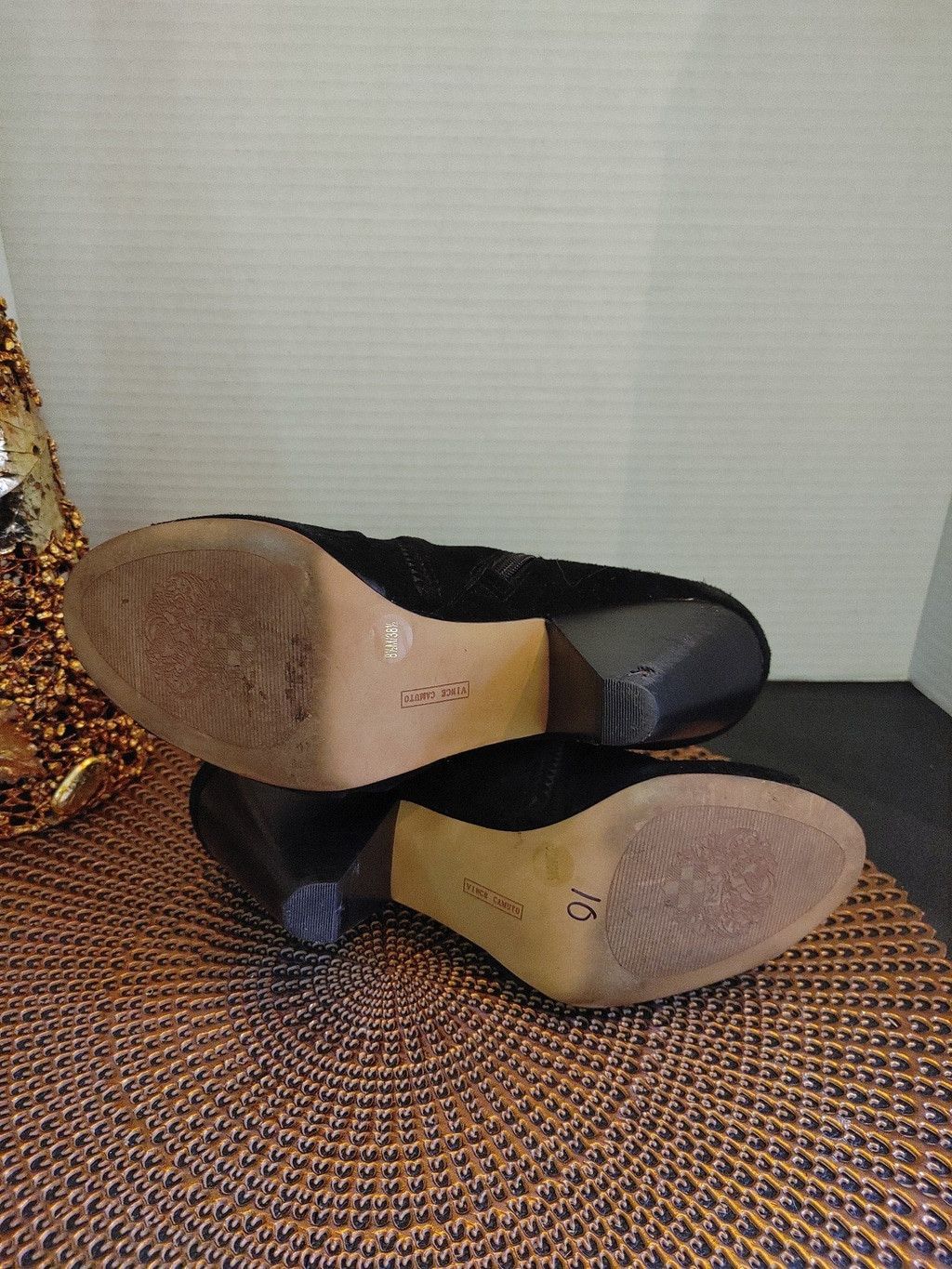 Vince Camuto Vince Camuto Conley Booties Side 8.5M Size US 8.5 / IT 38.5 - 5 Thumbnail