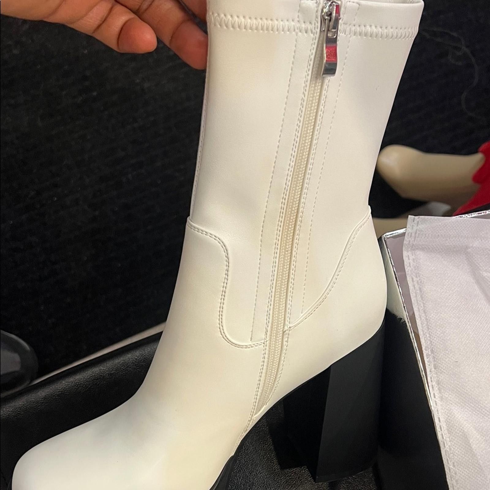 Other Elegant White Ankle Boots with Black Soles Size US 10 / IT 40 - 4 Thumbnail