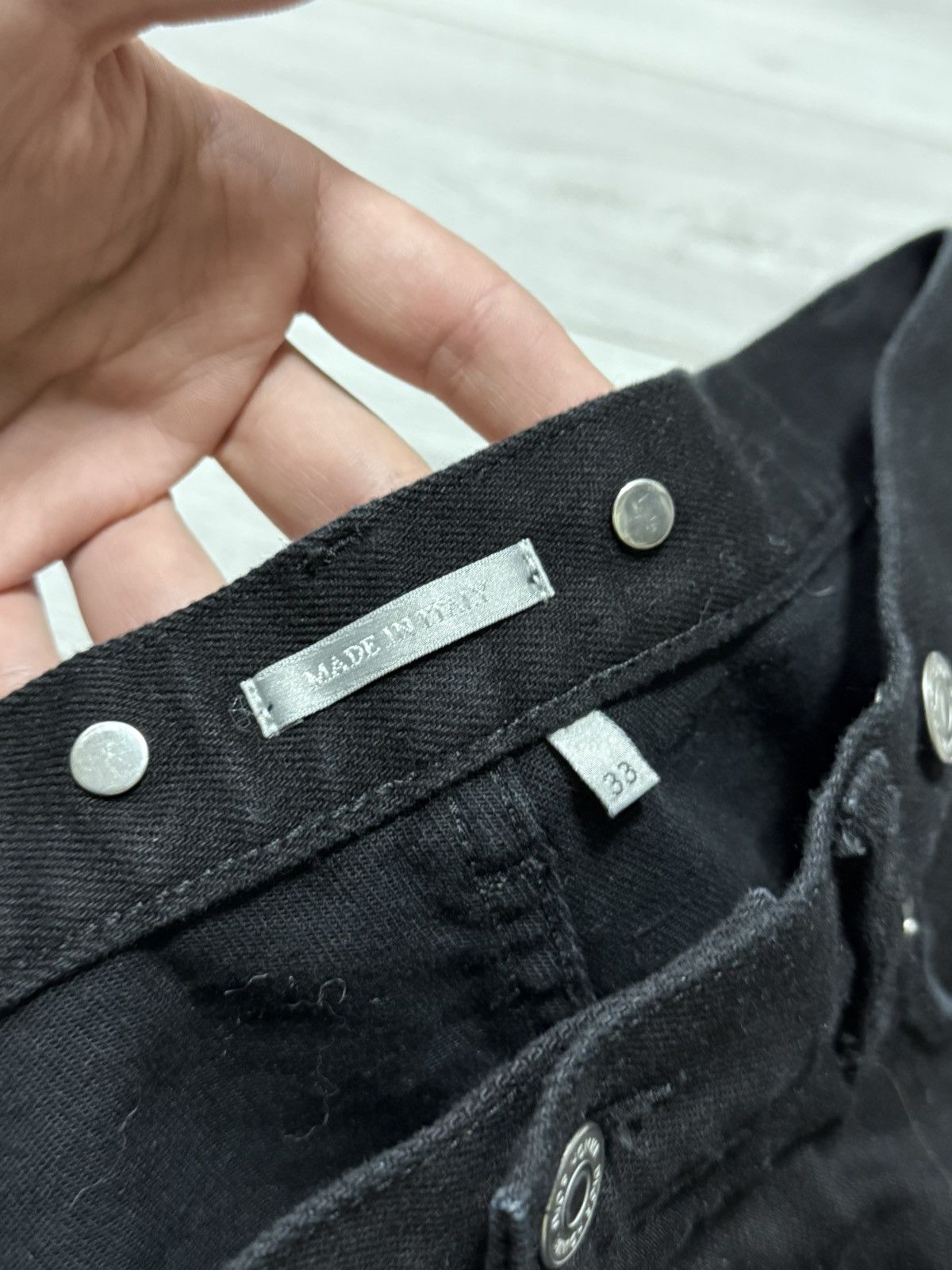 Dior × Kaws Dior x Kaws bugs slim jeans pants all over buttons Size US 33 - 8 Thumbnail