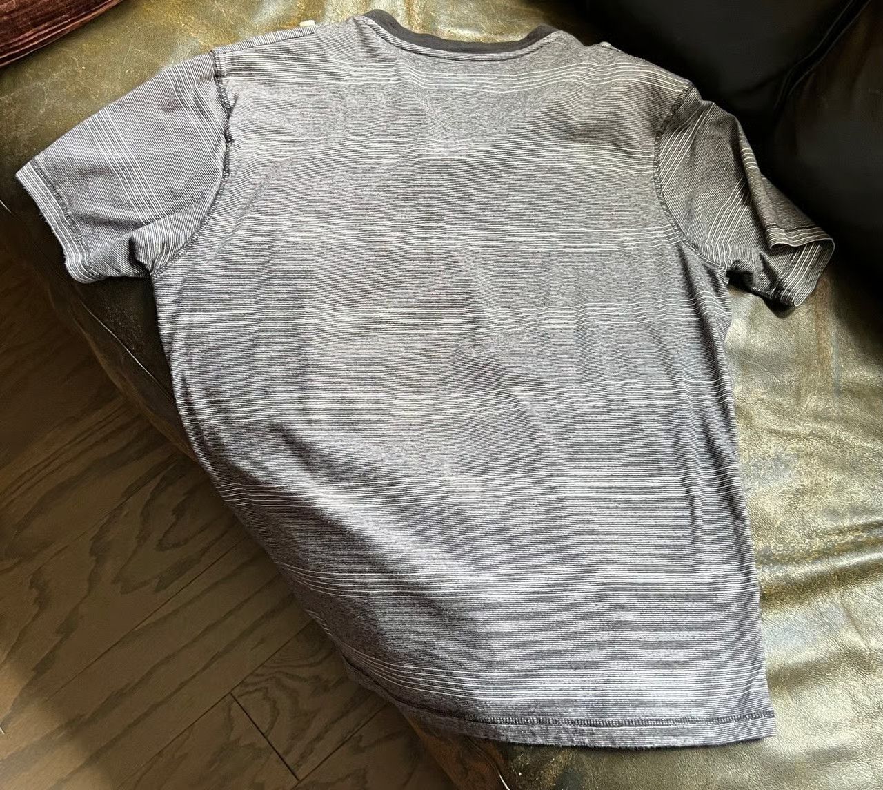 American Rag American Rag Men's Striped V-Neck T-Shirt Pouch Pocket Size US M / EU 48-50 / 2 - 5 Thumbnail