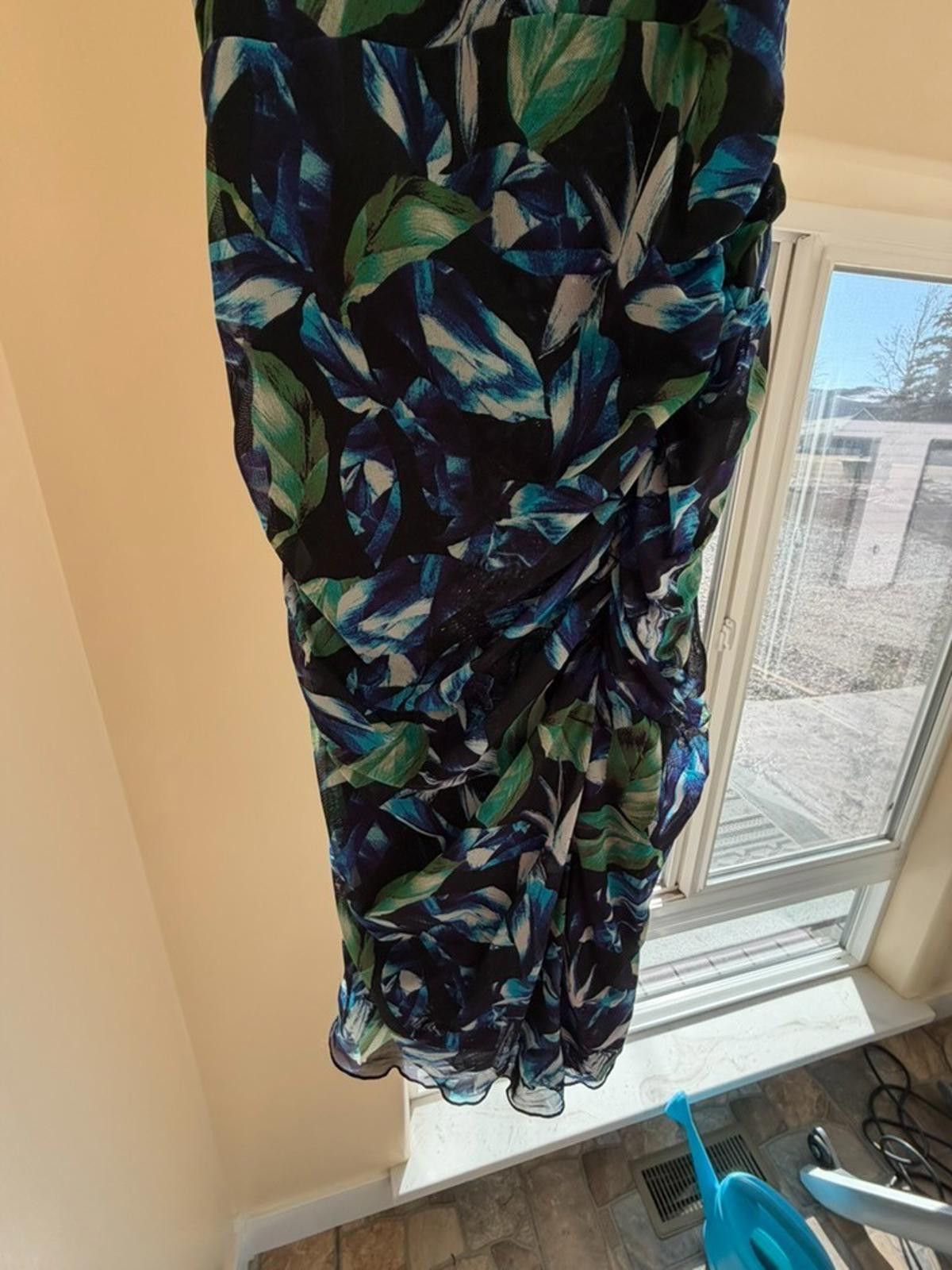 Other WHBM XS Blue Green Floral Ruched Dress V Neck Black Green Size XS / US 0-2 / IT 36-38 - 7 Thumbnail