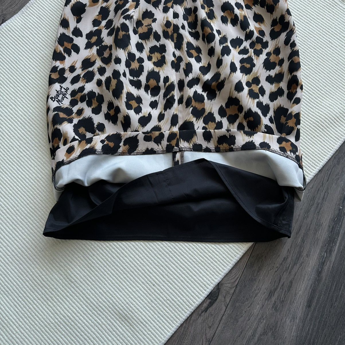 Boutique Moschino Boutique Moschino Leopard Printed Pencil Skirt Size 28" / US 6 / IT 42 - 8 Thumbnail