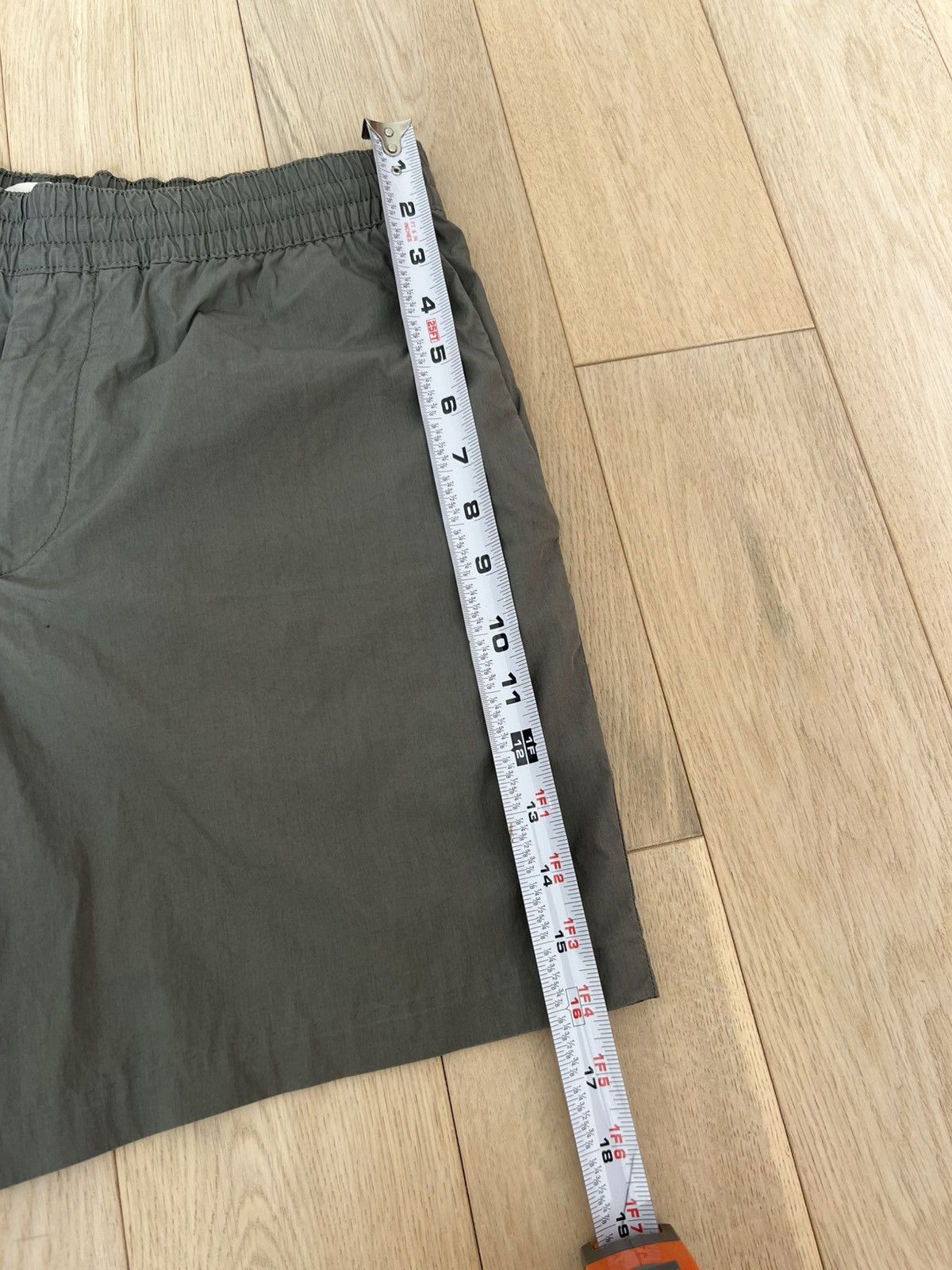 Club Monaco Club Monaco Chino Shorts (Olive, Small) Size US 29 - 5 Thumbnail