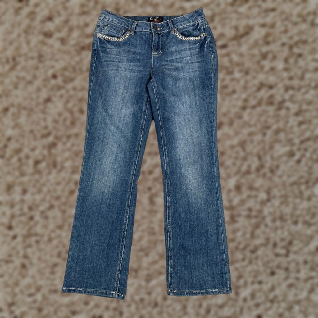 Vintage Earl Jean Jeans Women 6P Blue Bootcut Embroidered Low Rise Cotton Blend 28x28 Jeans Women 6P Blue Bootcut Embroidered Low Rise Cotton Blend 28x28 Size 28" / US 6 / IT 42 - 1 Thumbnail