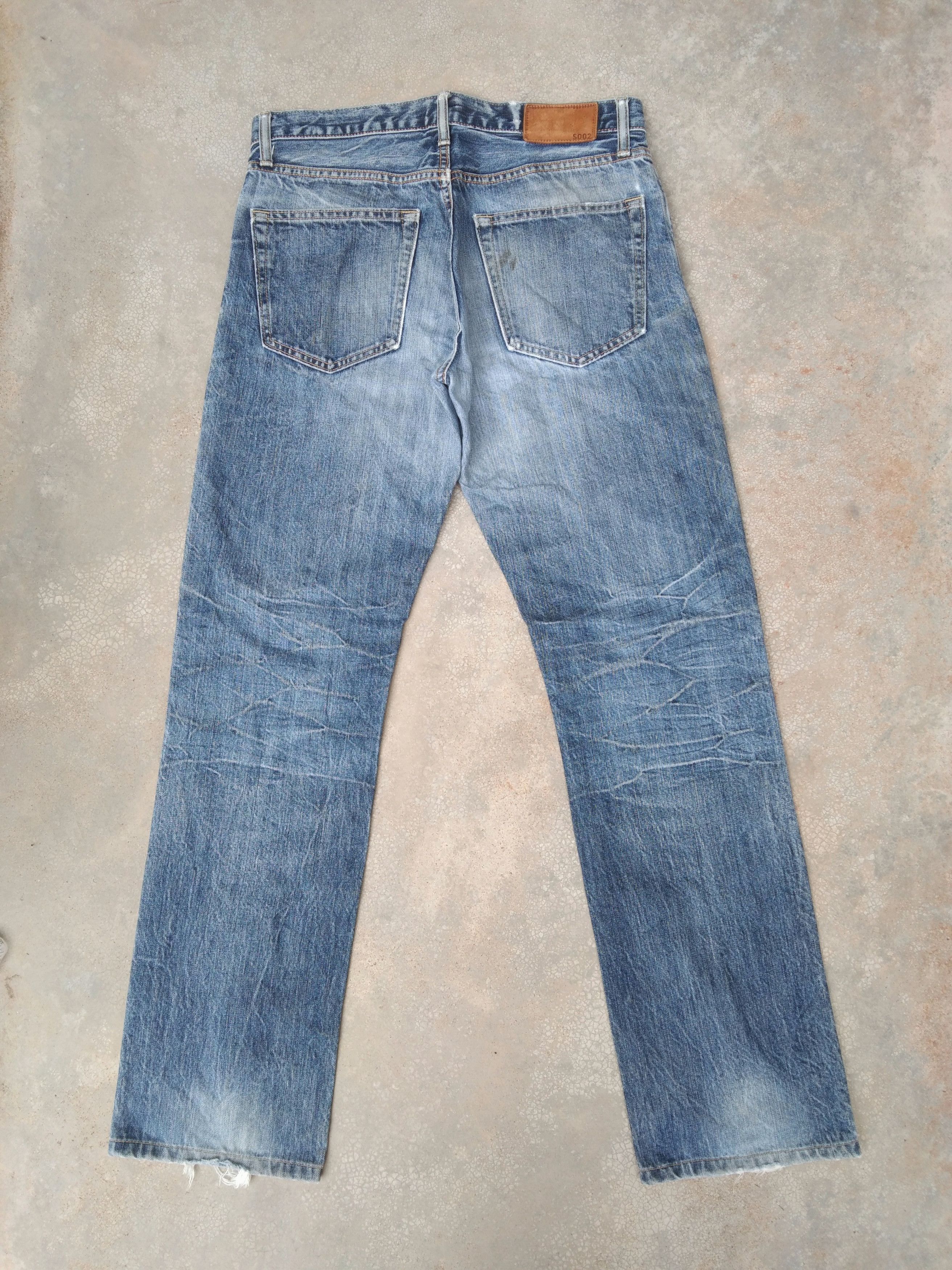 Japanese Brand Vintage Japanese Uniqlo S002 Faded Distressed Jeans 30x31 Size US 30 / EU 46 - 2 Thumbnail