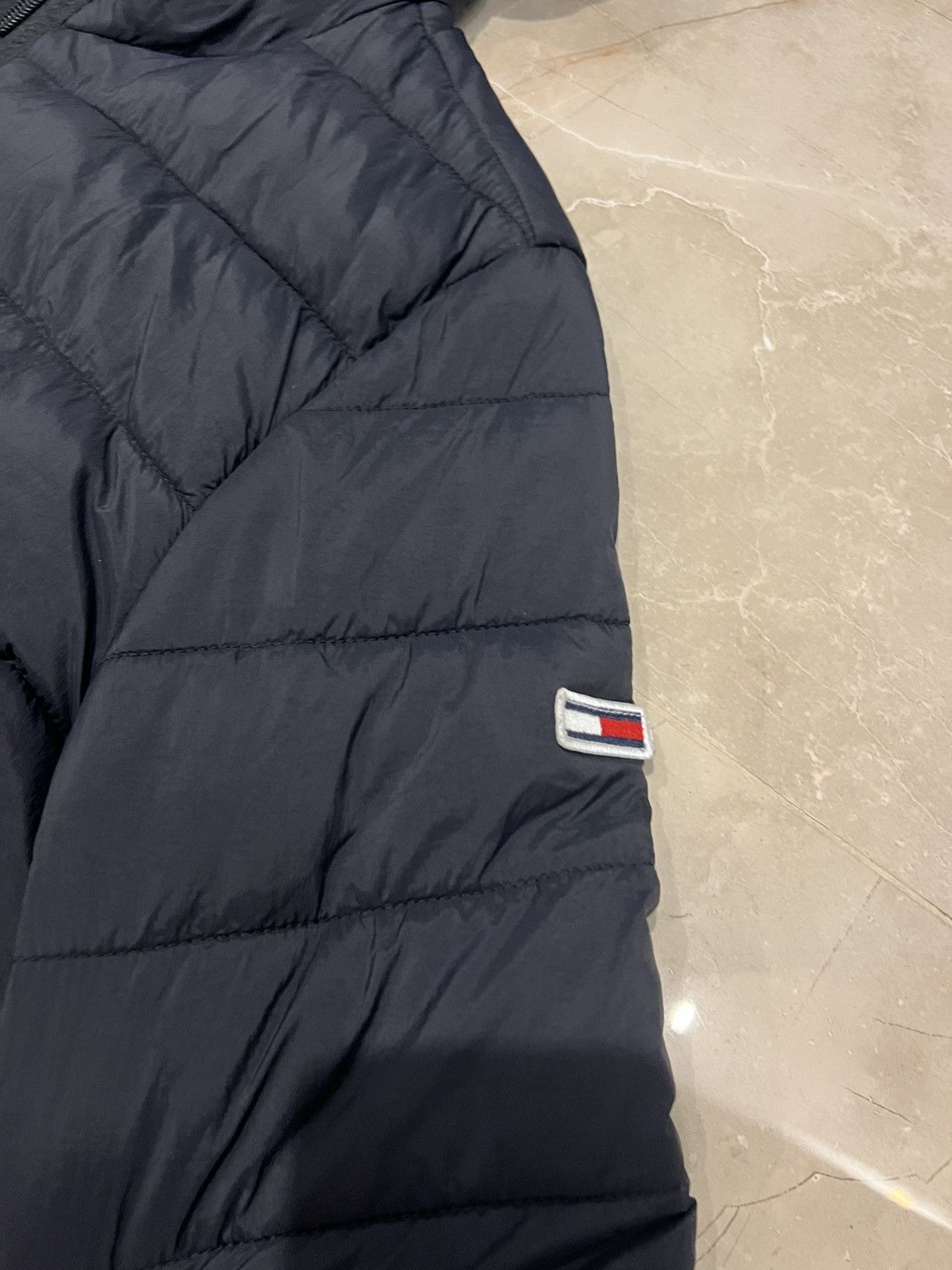 Vintage Vintage Tommy Hilfiger Micro Puffer Jacket with Zip Closure Size US M / EU 48-50 / 2 - 4 Thumbnail