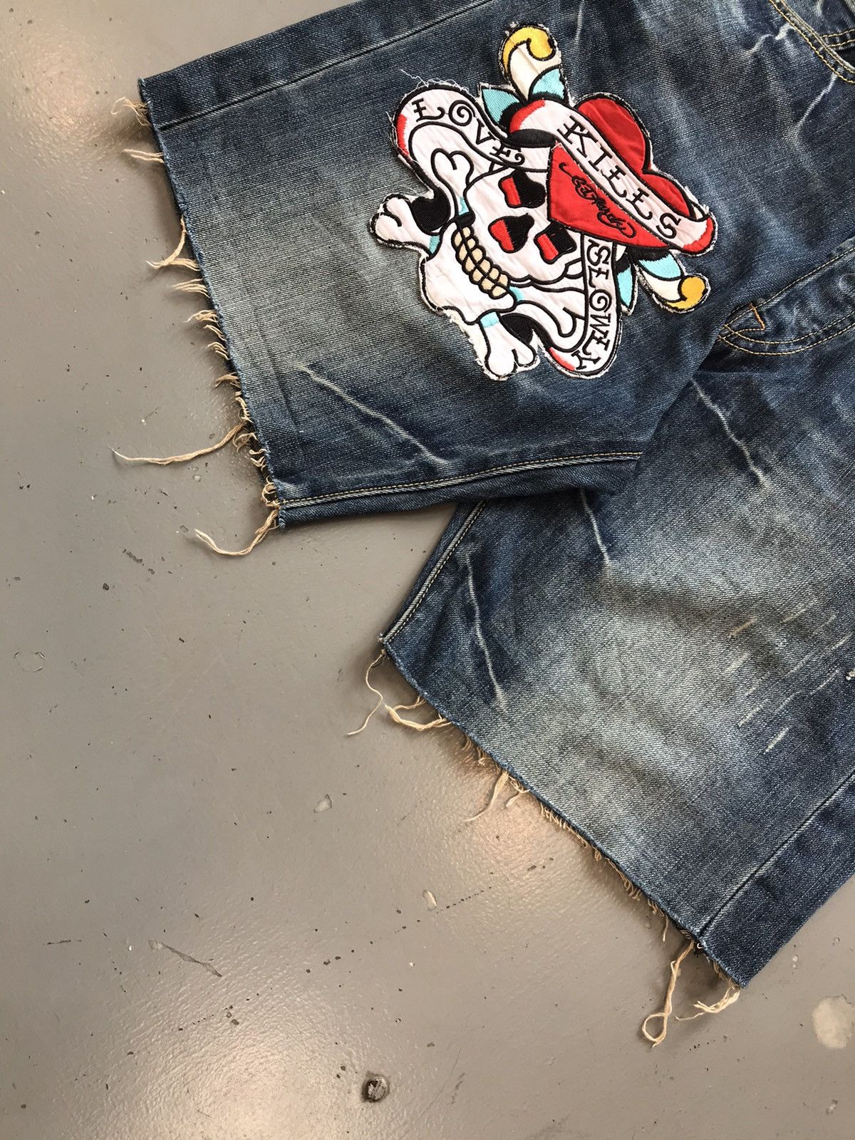 Ed Hardy × Vintage Vintage Edhardy skull 💀 embroidered denim jort Size US 32 / EU 48 - 3 Thumbnail