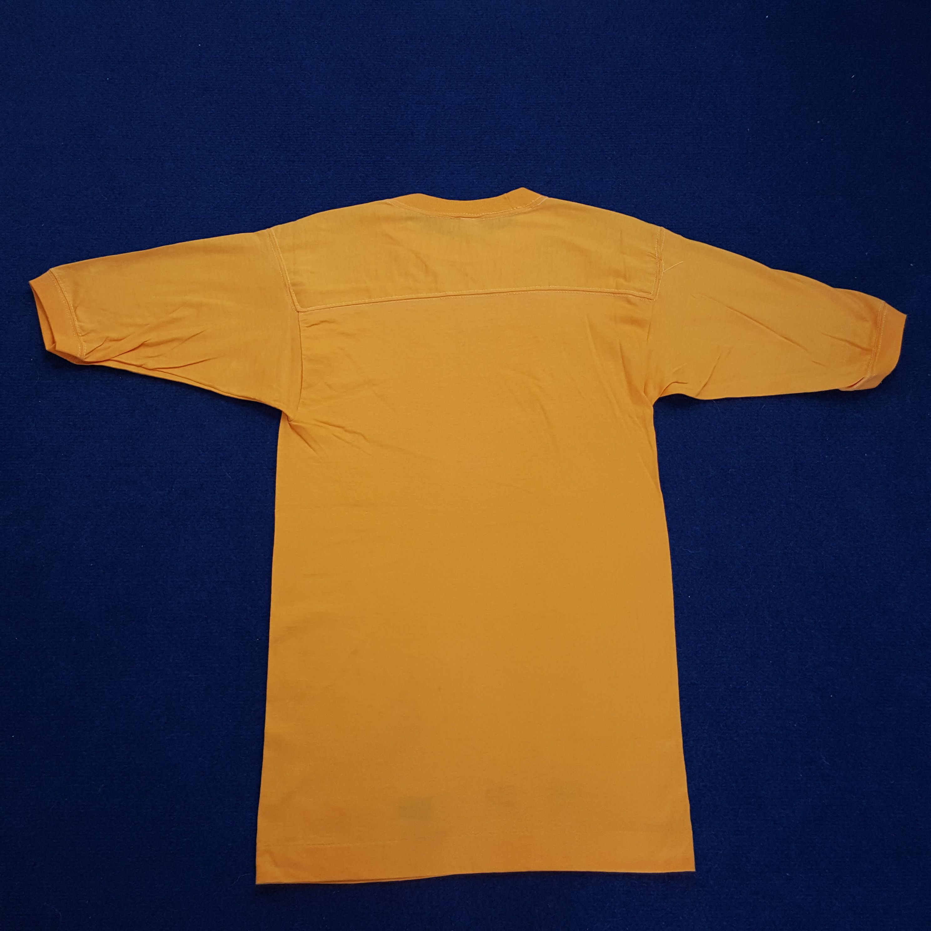 Vintage Vintage Streetwear Plain T-shirt Size US S / EU 44-46 / 1 - 3 Thumbnail