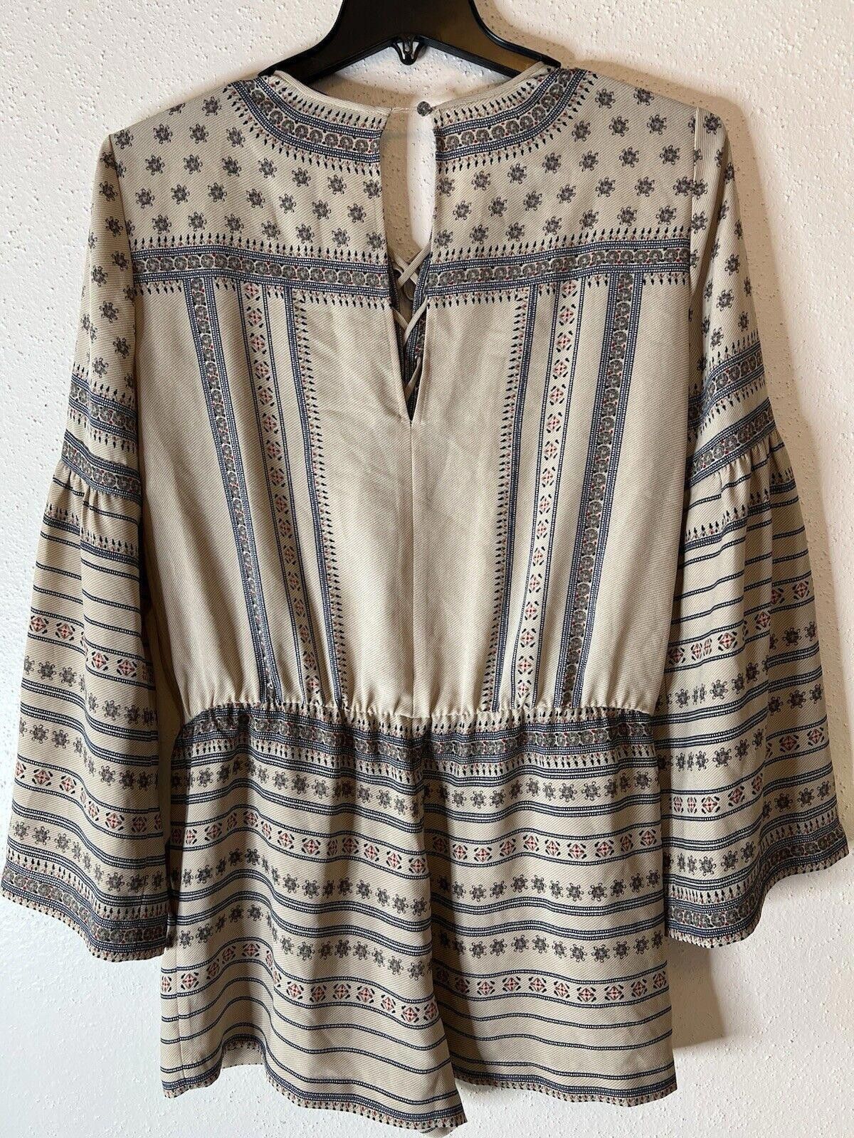 Bcbgmaxazria BCBGMAXAZRIA Nancie Medallion Print Romper Size Medium Size 32" / US 10 / IT 46 - 3 Thumbnail