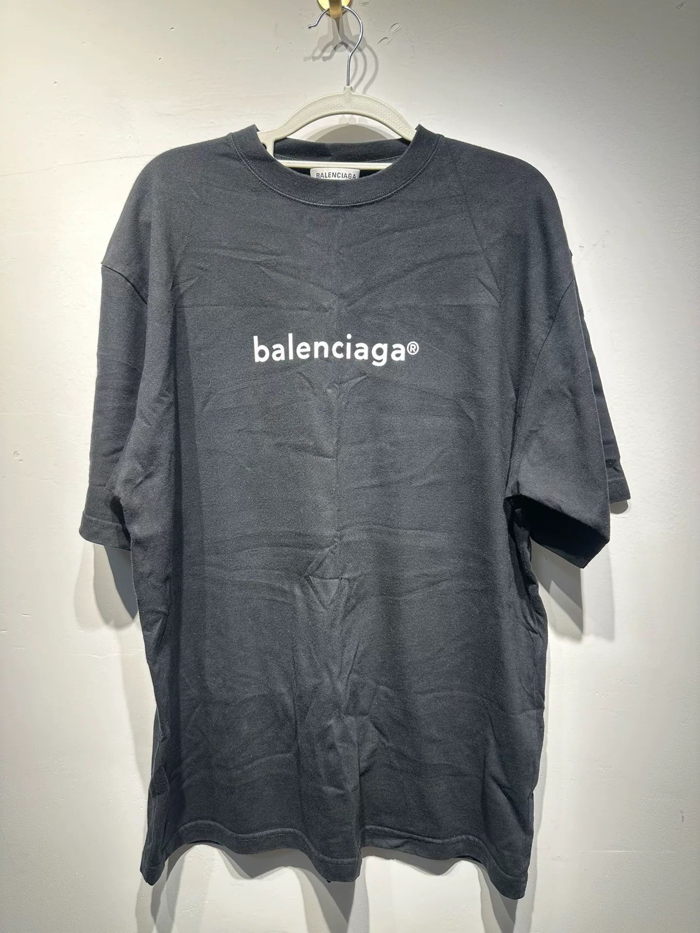 Balenciaga Balenciaga Retro Printed Black T-Shirt XS Men Size US XS / EU 42 / 0 - 1 Thumbnail