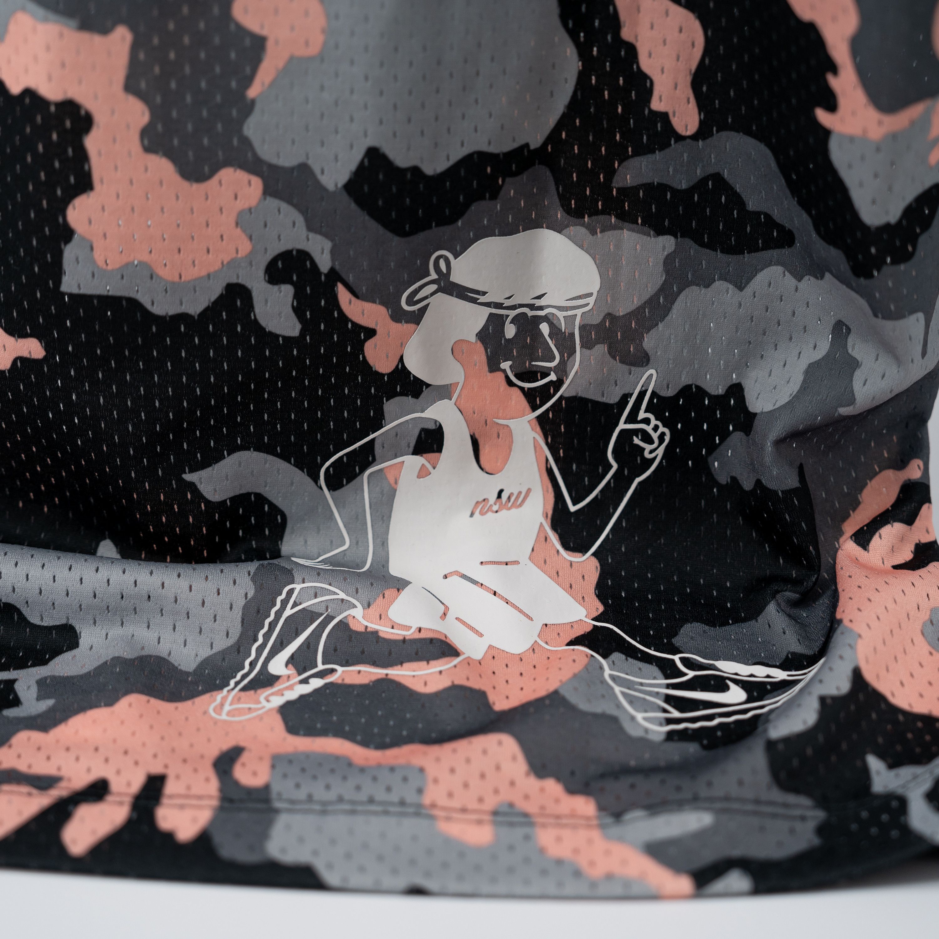 Nike Size M - Nike NSW Mesh shirt top Pink Camo 928627-060 Tee Size US M / EU 48-50 / 2 - 3 Thumbnail