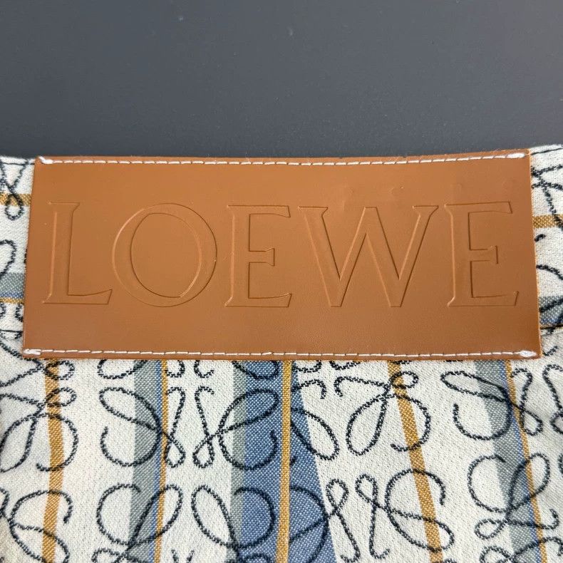 Loewe LOEWE Logo leather shorts Size 25" / US 0 / IT 36 - 7 Thumbnail