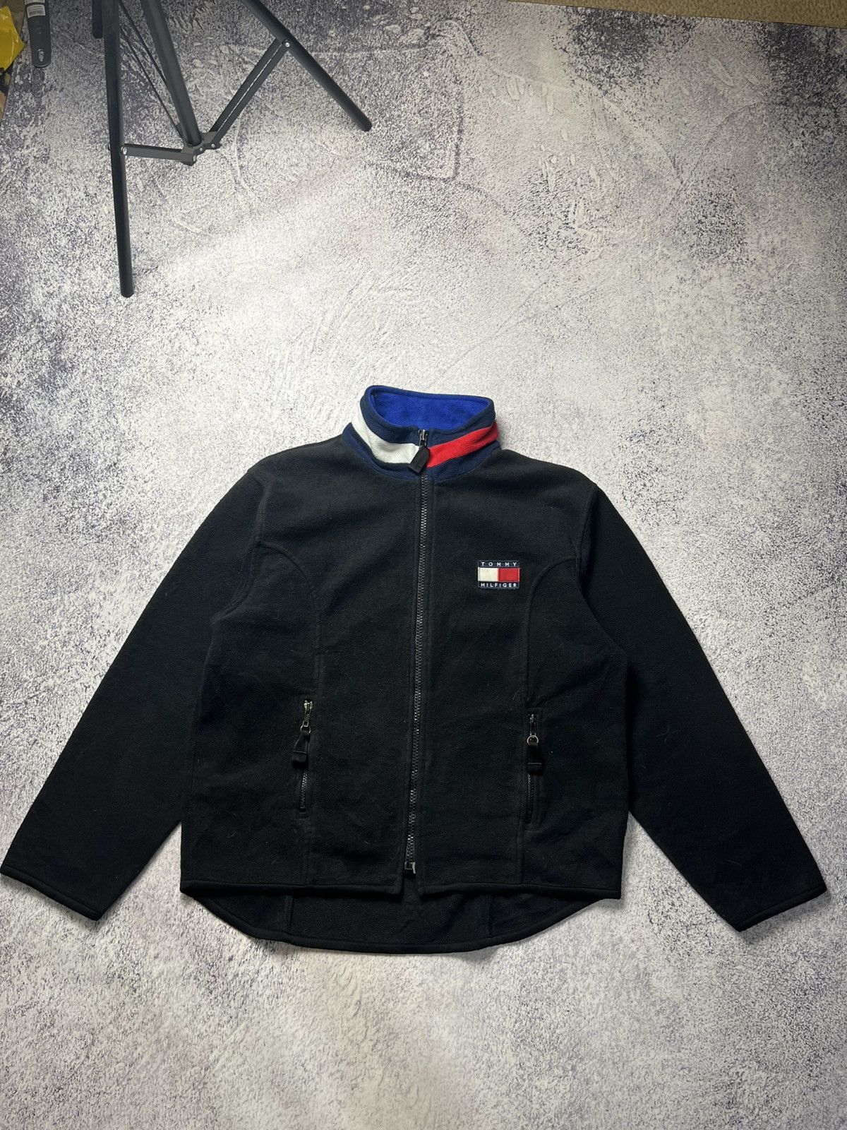 Other Vintage Tommy Hilfiger Fleece Jacket Big Logo Y2K Size US L / EU 52-54 / 3 - 4 Thumbnail