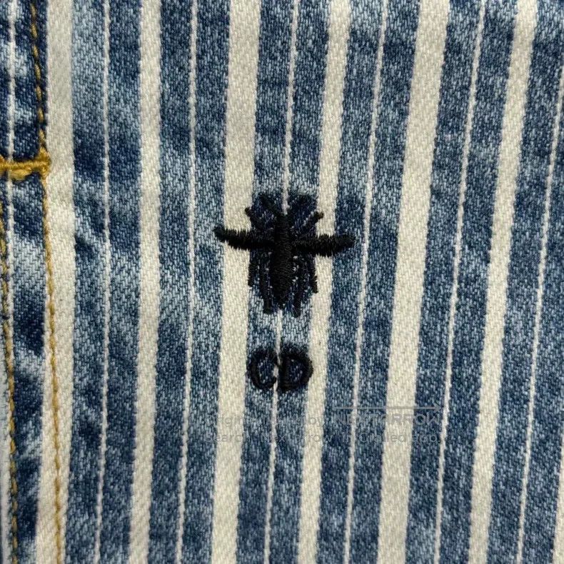 Dior Dior Blue and white vertical embroidery bee denim jacket Size XS / US 0-2 / IT 36-38 - 7 Thumbnail