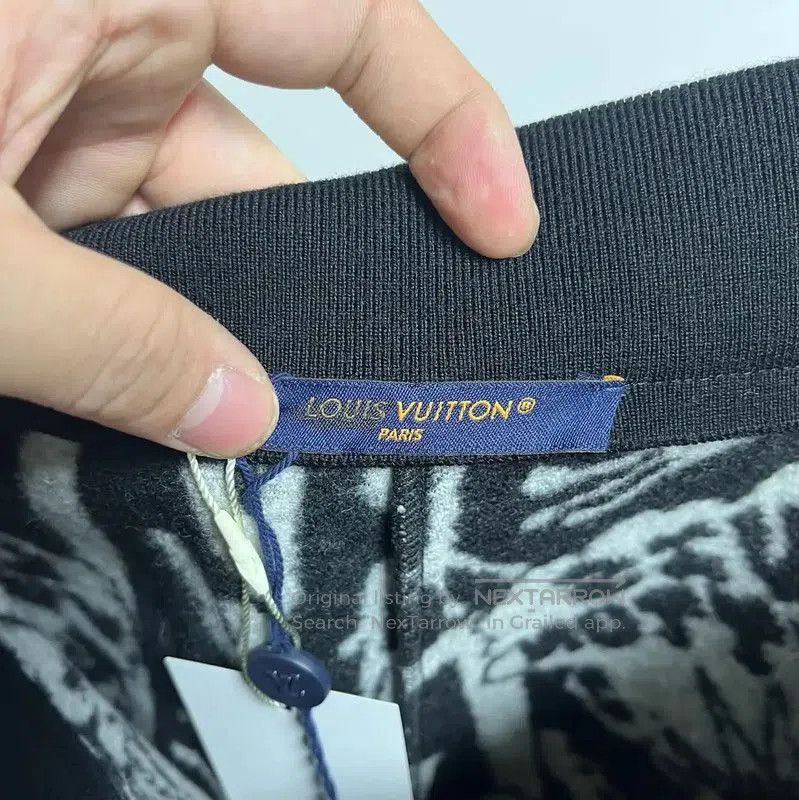 Louis Vuitton Louis Vuitton Black Men's S Size Shorts . Size US 30 / EU 46 - 3 Thumbnail