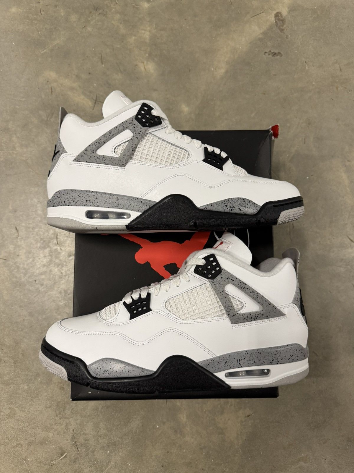 Jordan Brand Jordan 4 Retro OG White Cement 2025 Size 13 Size US 13 / EU 46 - 2 Thumbnail