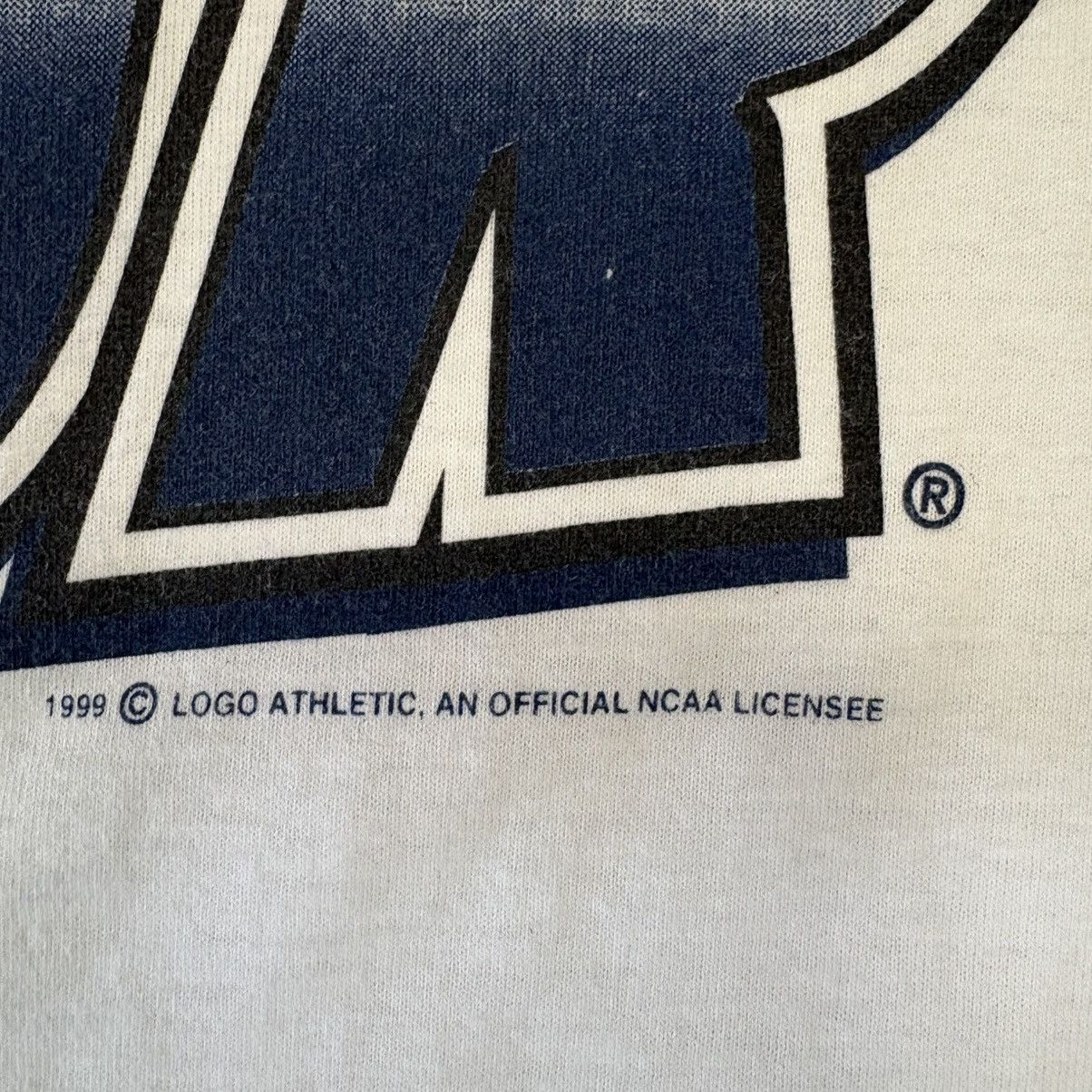 Tultex Vintage UCONN Huskies 1999 Final Four T-shirt Size XL Size US XL / EU 56 / 4 - 3 Thumbnail