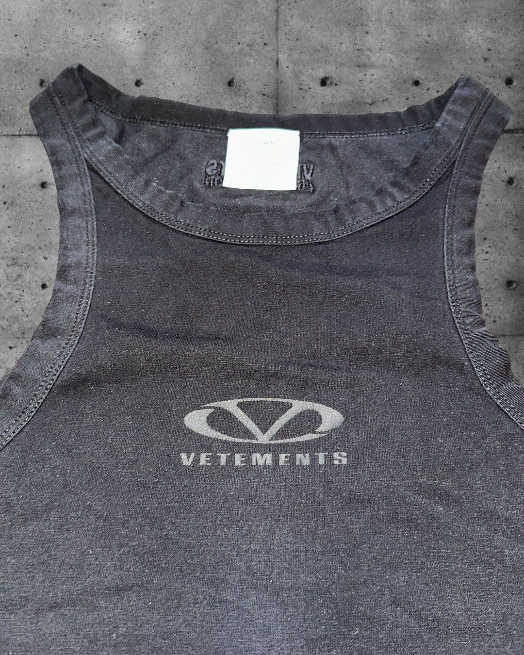 Vetements VETEMENTS Black Oval Logo Tank Top Size US M / EU 48-50 / 2 - 3 Thumbnail