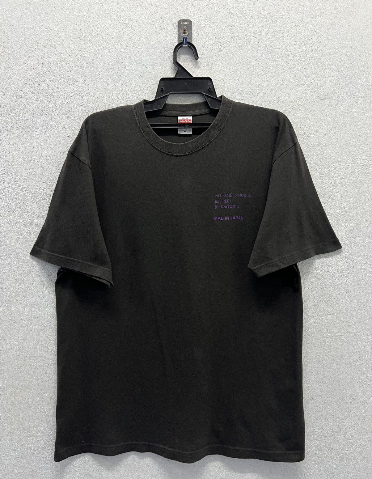 Vintage UNITED ATHLE NO FAME IS MORTAL BE FREE BY KNOWING SHIRT Size US XL / EU 56 / 4 - 2 Thumbnail