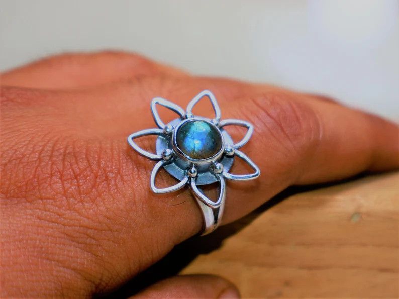 Handmade Labradorite Ring, Sterling Silver Flower Handmade Jewelry Size ONE SIZE - 5 Thumbnail
