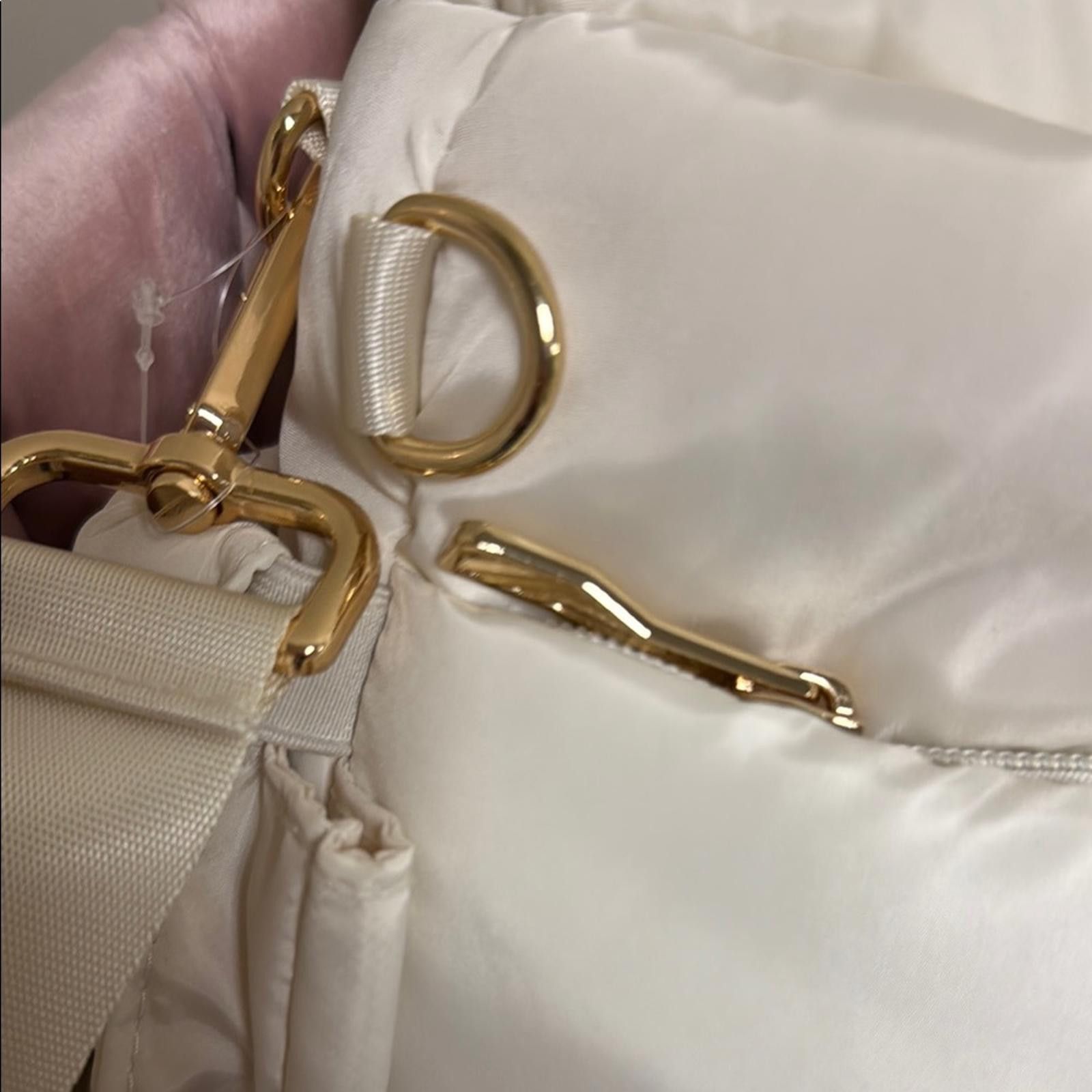 Designer Elegant White Quilted Tote with Gold Hardware Size ONE SIZE - 4 Thumbnail
