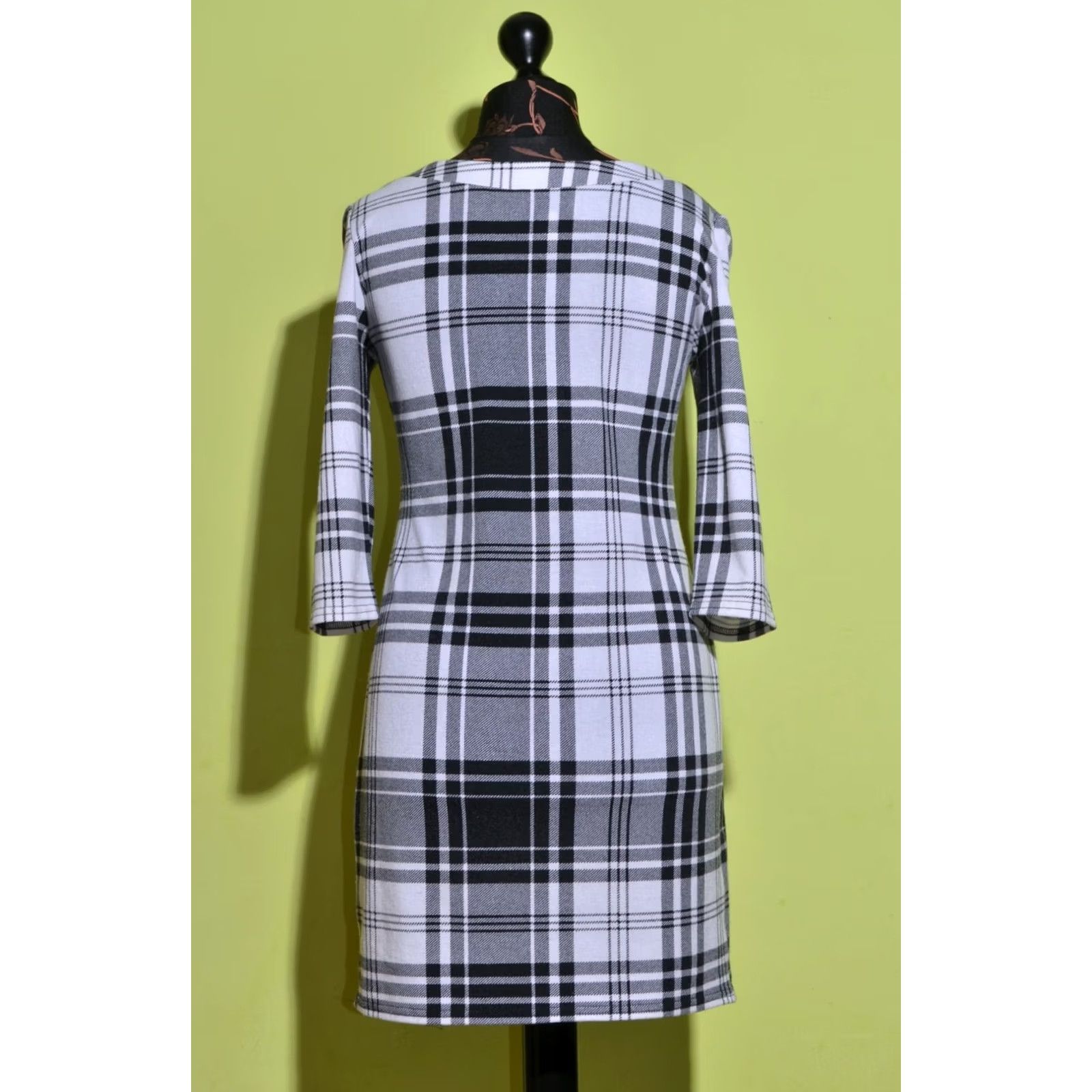Joseph Ribkoff Joseph Ribkoff Dress Women's Long Sleeve Checked Pockets Knee Length Boat Neck Size 10 White Black Size L / US 10 / IT 46 - 4 Thumbnail