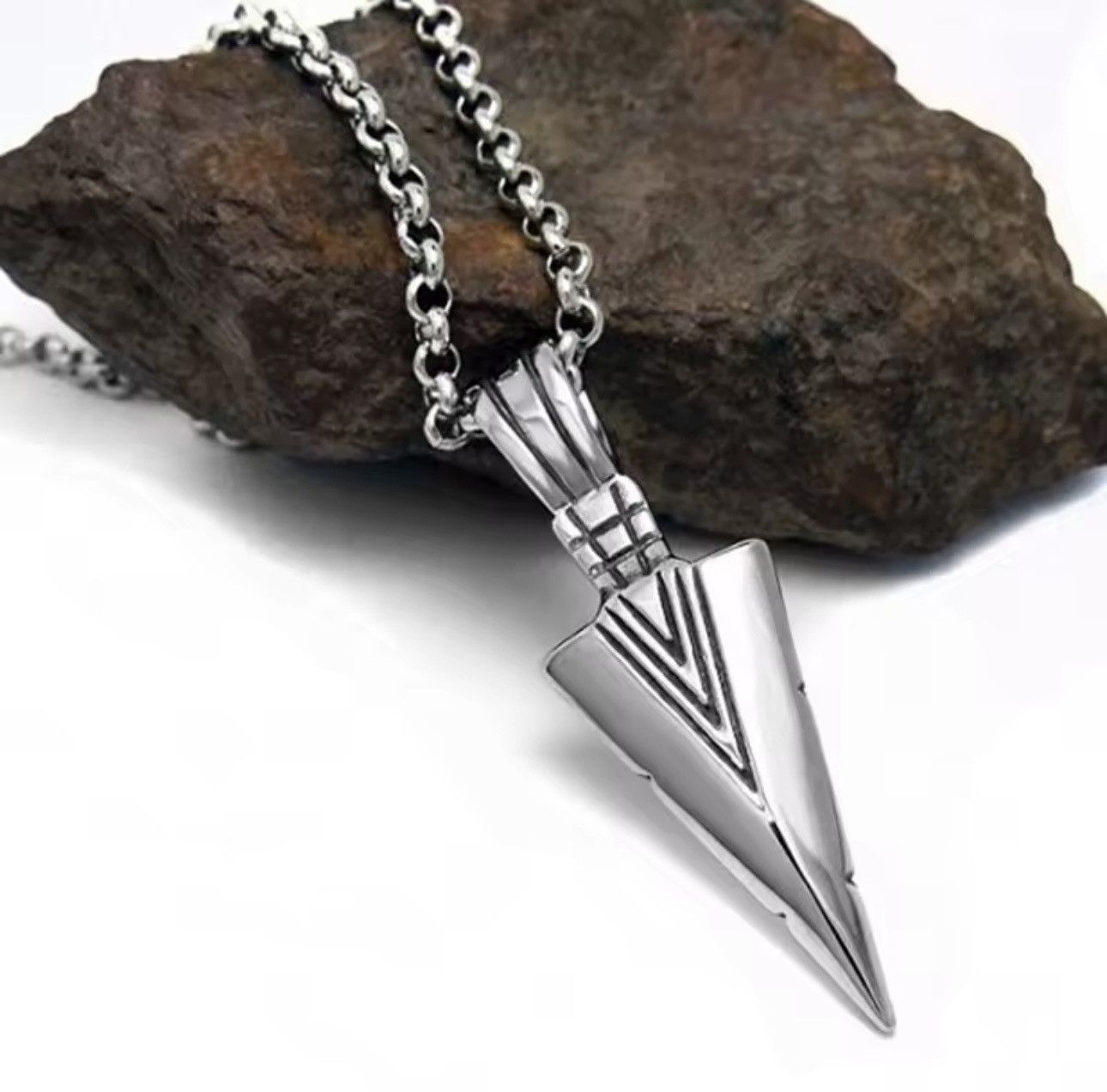 Jewelry Triangular Arrow Pendant Necklaces Size ONE SIZE - 2 Thumbnail