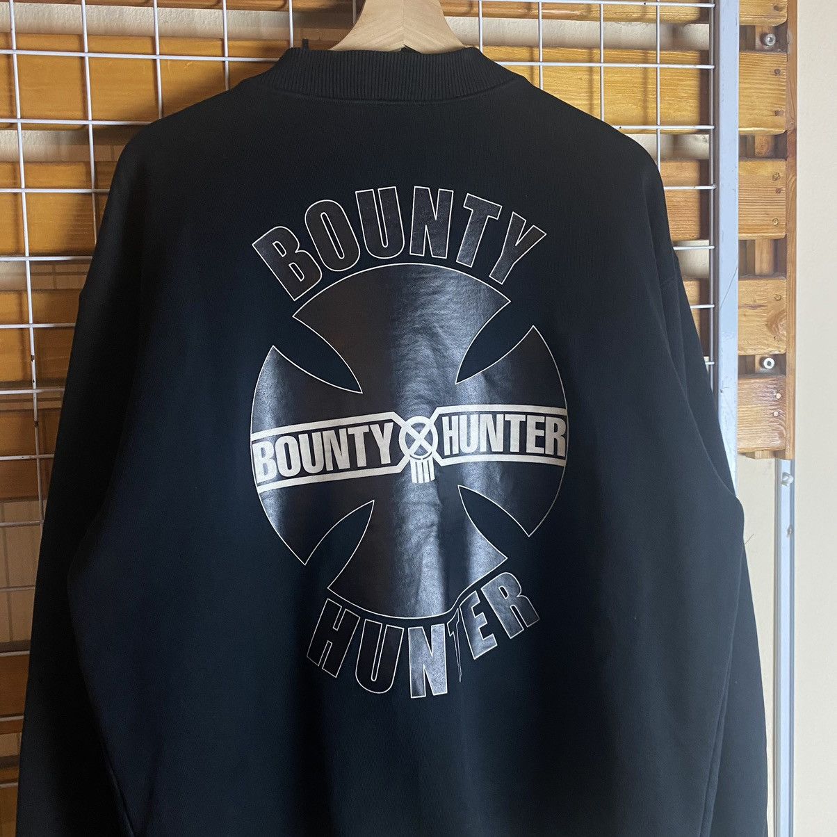 Bounty Hunter × Japanese Brand Rare!! Vintage Bounty Hunter SS02 Madness Sweaters Size US L / EU 52-54 / 3 - 3 Thumbnail