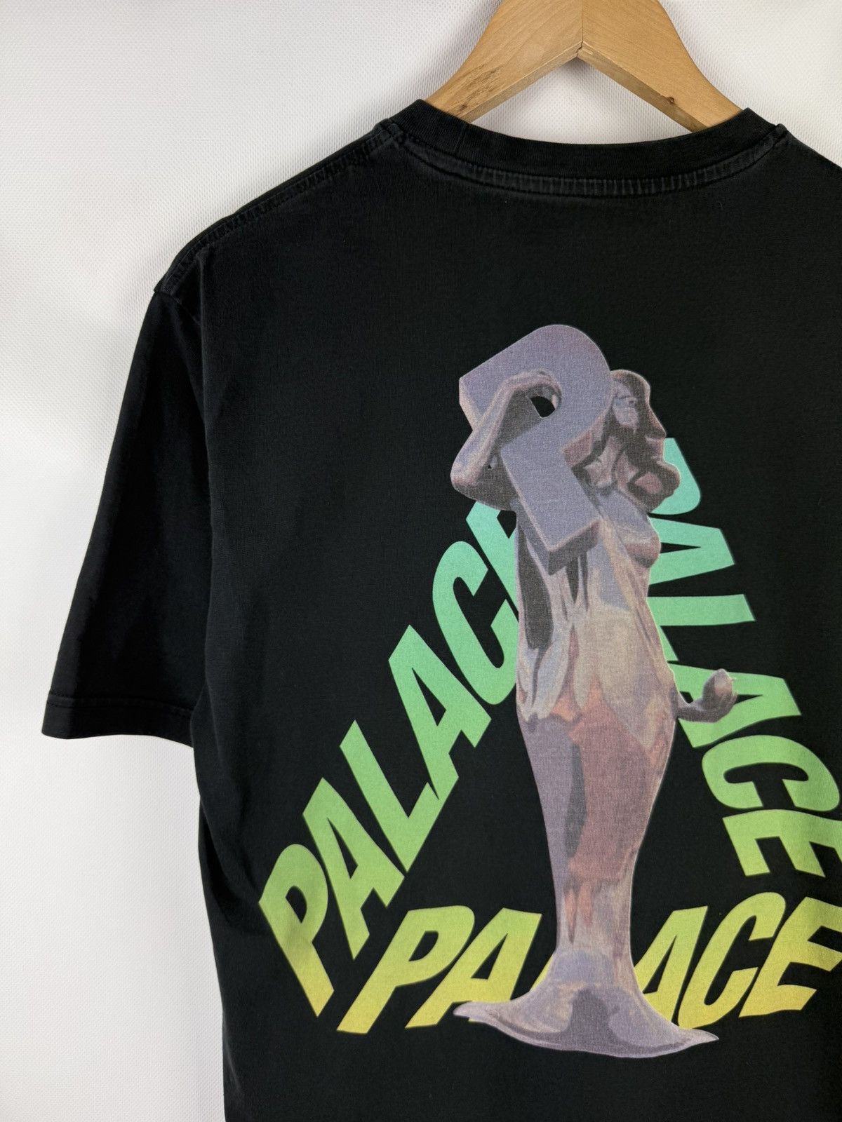 Palace Palace Skateboards Rolls P-3 Men’s Big Back Logo T Shirt Size US M / EU 48-50 / 2 - 4 Thumbnail