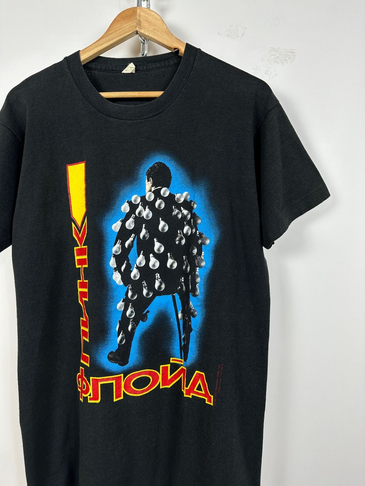 Band Tees 1989 Vintage Pink Floyd Russian On Tour Band T-Shirt Size US L / EU 52-54 / 3 - 5 Thumbnail