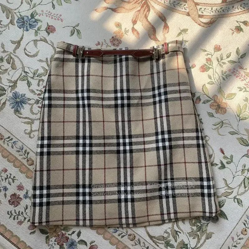 Burberry Women's Khaki Polyester Mini Skirt.