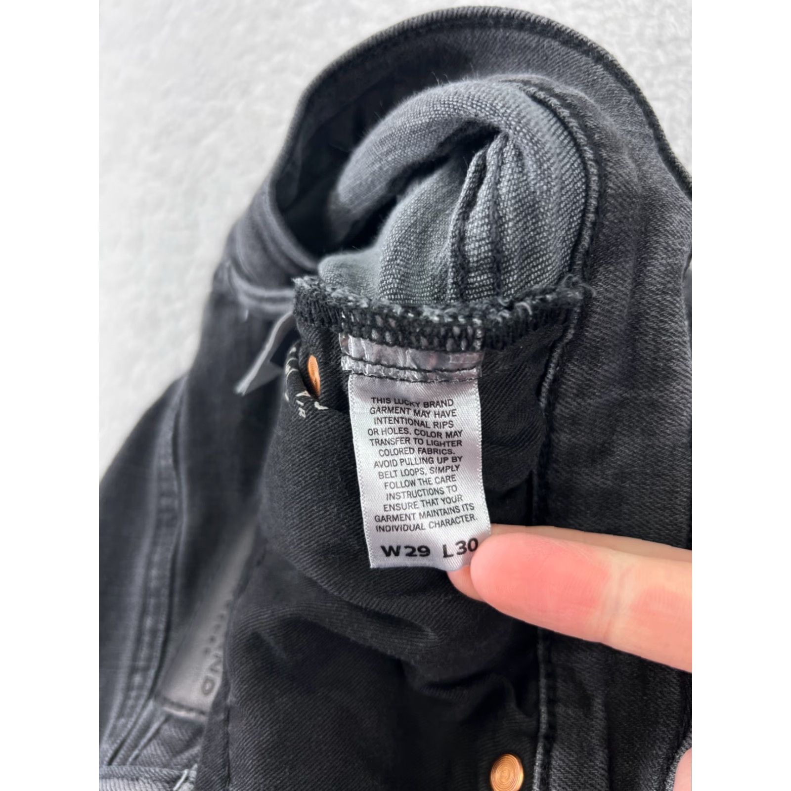 Vintage Lucky Brand Jeans Mens 29 Black Denim Straight Leg Cotton Blend Jeans Mens Regular 29 Black Denim Straight Leg 5-Pocket Design Vintage No Size US 29 - 7 Thumbnail
