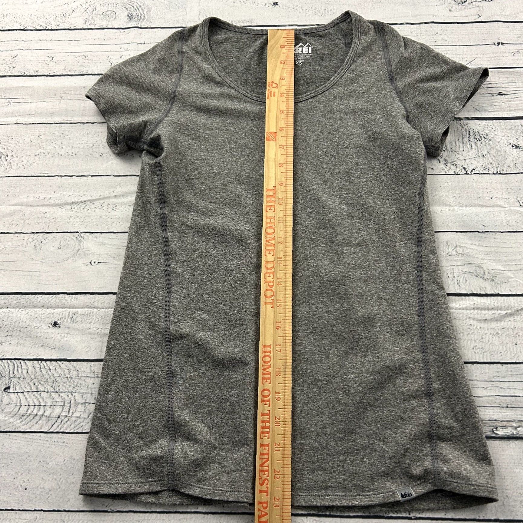 Vintage REI Short Sleeve Athletic Shirt Women's XS Gray Shirt, T-Shirt, Activewear, Hiking, Lightweight, Basic, Gray, XS, Women Size XS / US 0-2 / IT 36-38 - 3 Thumbnail