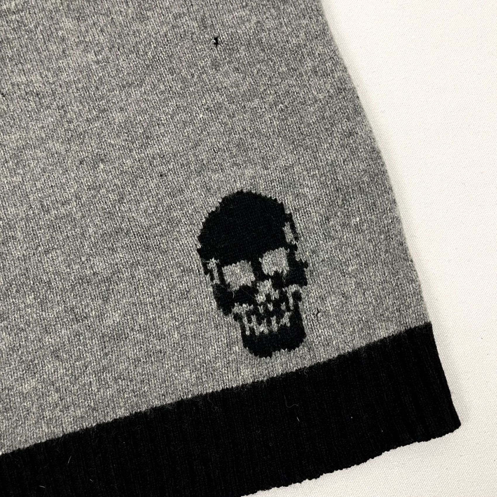 Lucky Brand VINTAGE Lucky Brand Skull Print Knitwear Sweater Mens L Gray Wool Crew Neck Pullover Size US L / EU 52-54 / 3 - 3 Thumbnail