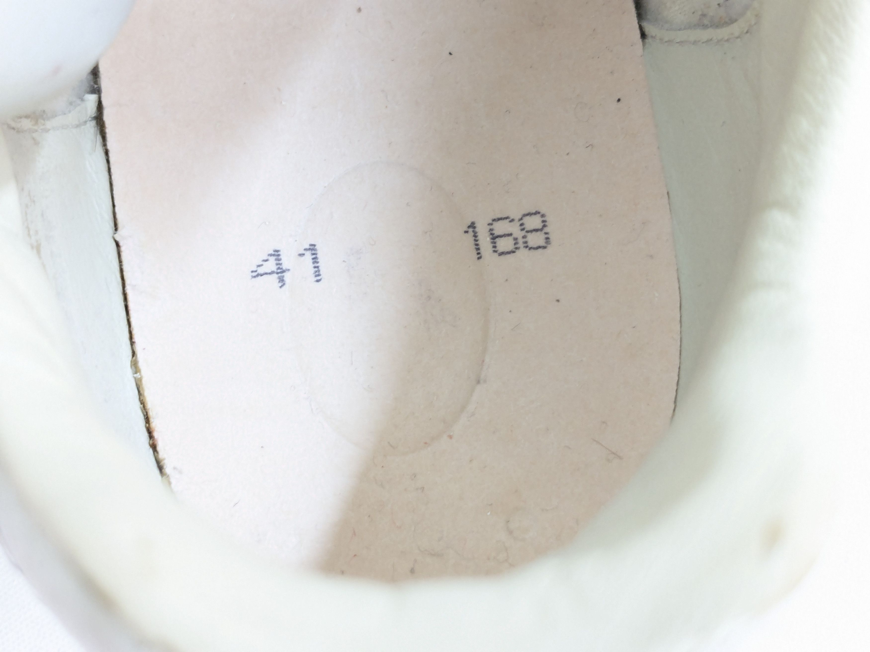 Maison Margiela Maison Margiela GAT Replica White Gray Red 8 41 Size US 8 / EU 41 - 11 Thumbnail