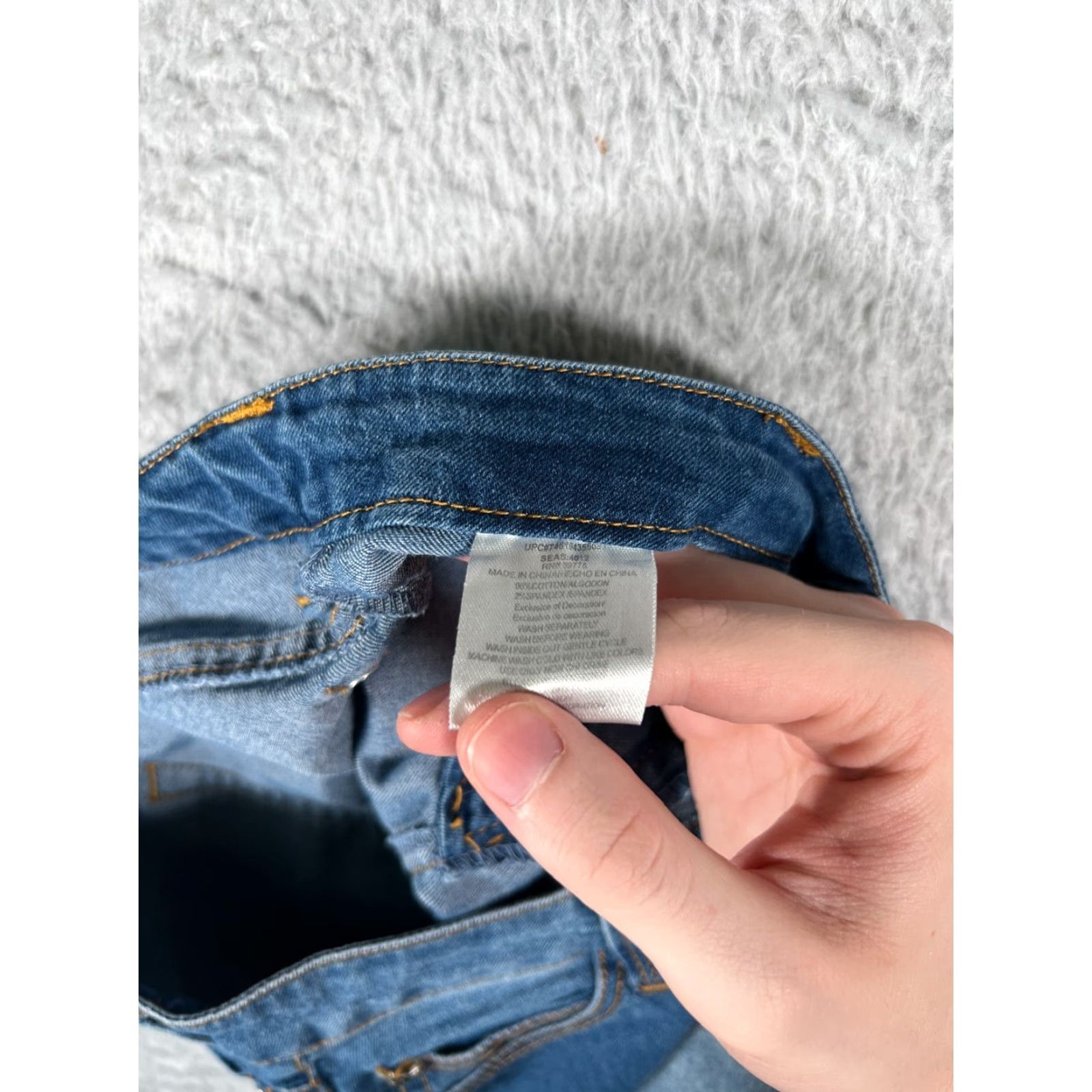 Denime Selena Gomez Jeans Women's 5 Blue Denim Cropped 5-Pocket Regular Rise Low Waist Adult Medium Wash Pants Size 27" / US 4 / IT 40 - 5 Thumbnail