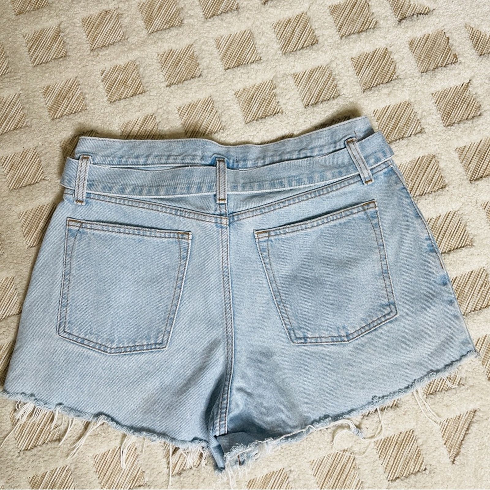 Abercrombie & Fitch Abercrombie & Fitch Light Wash Rigid Denim High Rise Short Size 34" / US 12 / IT 48 - 3 Thumbnail
