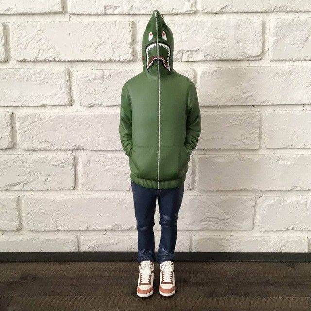 Bape × Nigo 2009 BAPE Teriyaki Alien Shark Hoodie Figure APE NIGO Size ONE SIZE - 1 Thumbnail