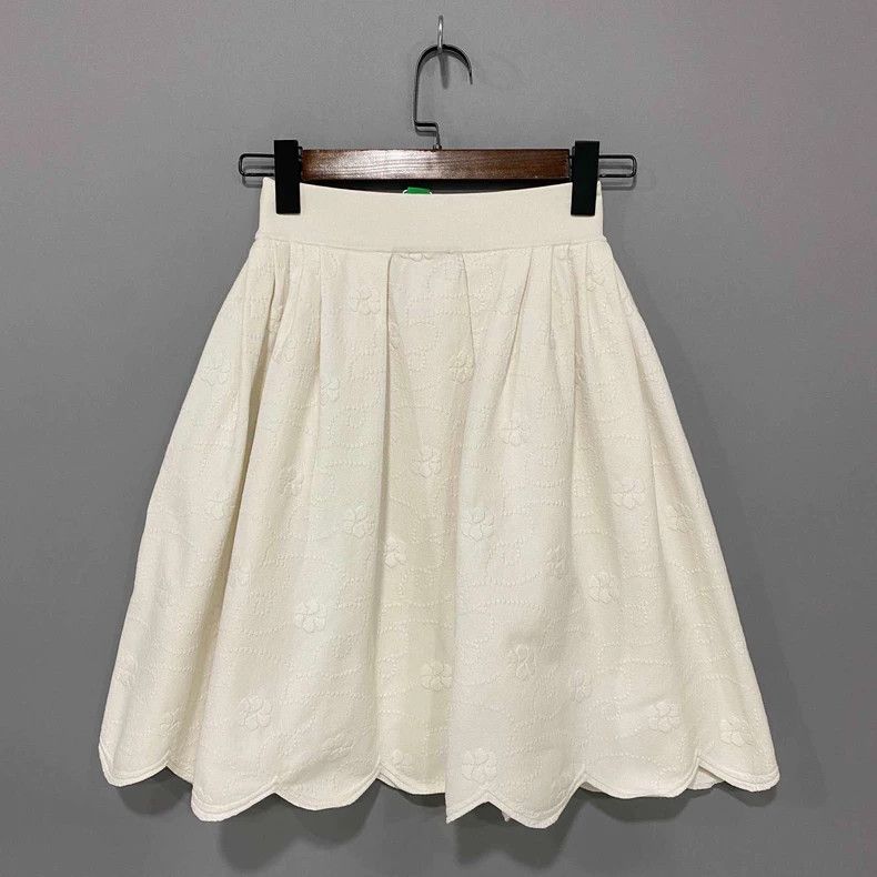 Chanel ChanelCamellia full-print skirt 2503-Nextarrow Size 24" / US 00 / IT 34 - 3 Thumbnail