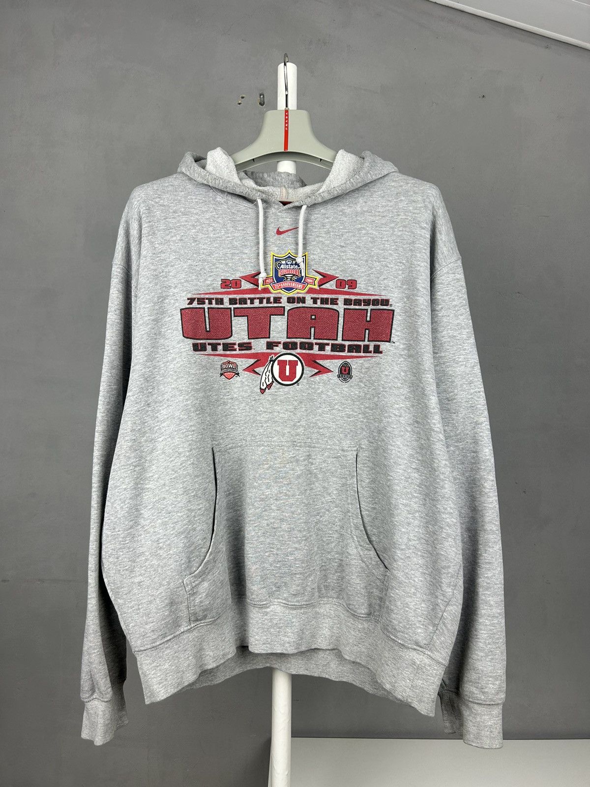 Nike Nike Utah Utes Football 2009 Sugar Bowl Hoodie Size L Size US L / EU 52-54 / 3 - 1 Thumbnail