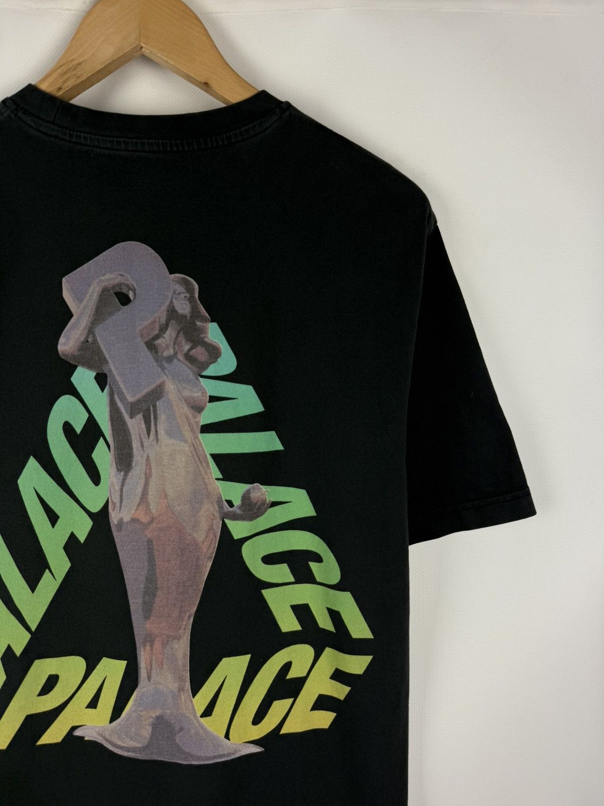 Palace Palace Skateboards Rolls P-3 Men’s Big Back Logo T Shirt Size US M / EU 48-50 / 2 - 5 Thumbnail