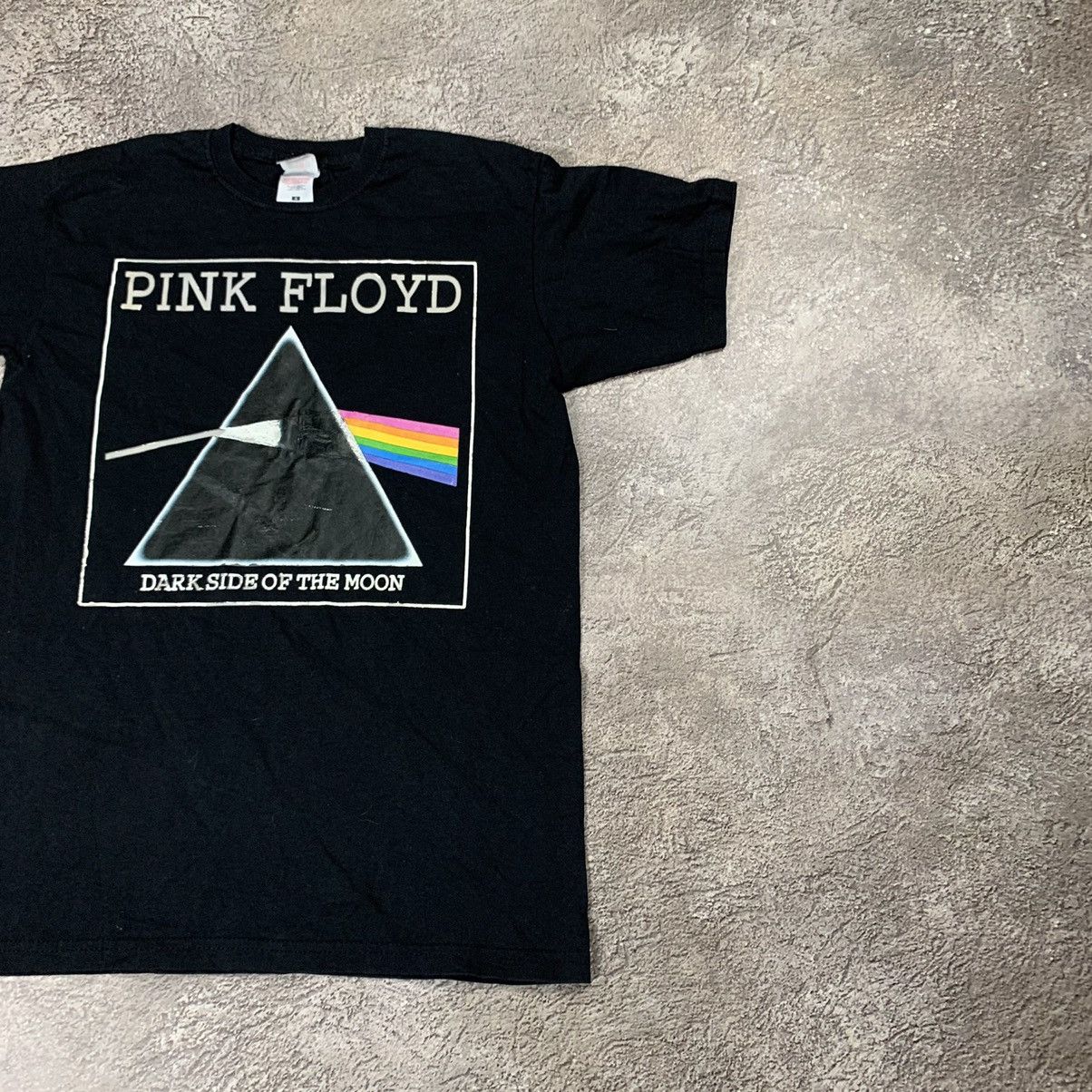 Vintage Vintage 90s Pink Floyd Band Tee Graphic Tee Grunge Worn In S Size US S / EU 44-46 / 1 - 3 Thumbnail
