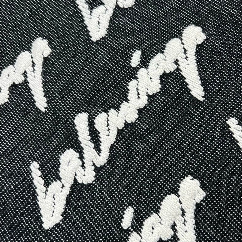 Balenciaga Balenciaga The bullet screen is full of sweaters. Size US M / EU 48-50 / 2 - 3 Thumbnail