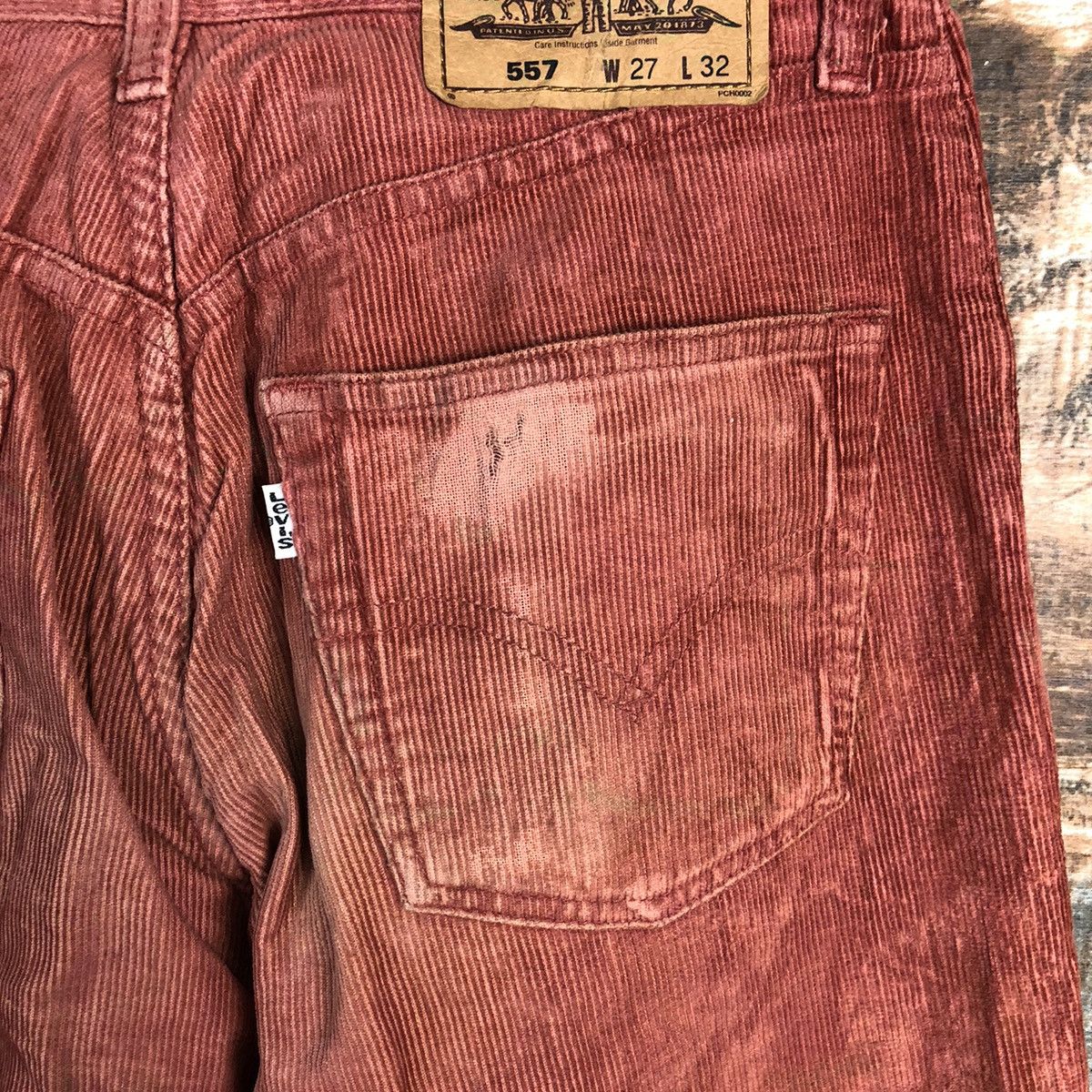 Levi's DL Levis 557 Red Corduroy vintage Pants #C101 Size US 27 - 15 Thumbnail