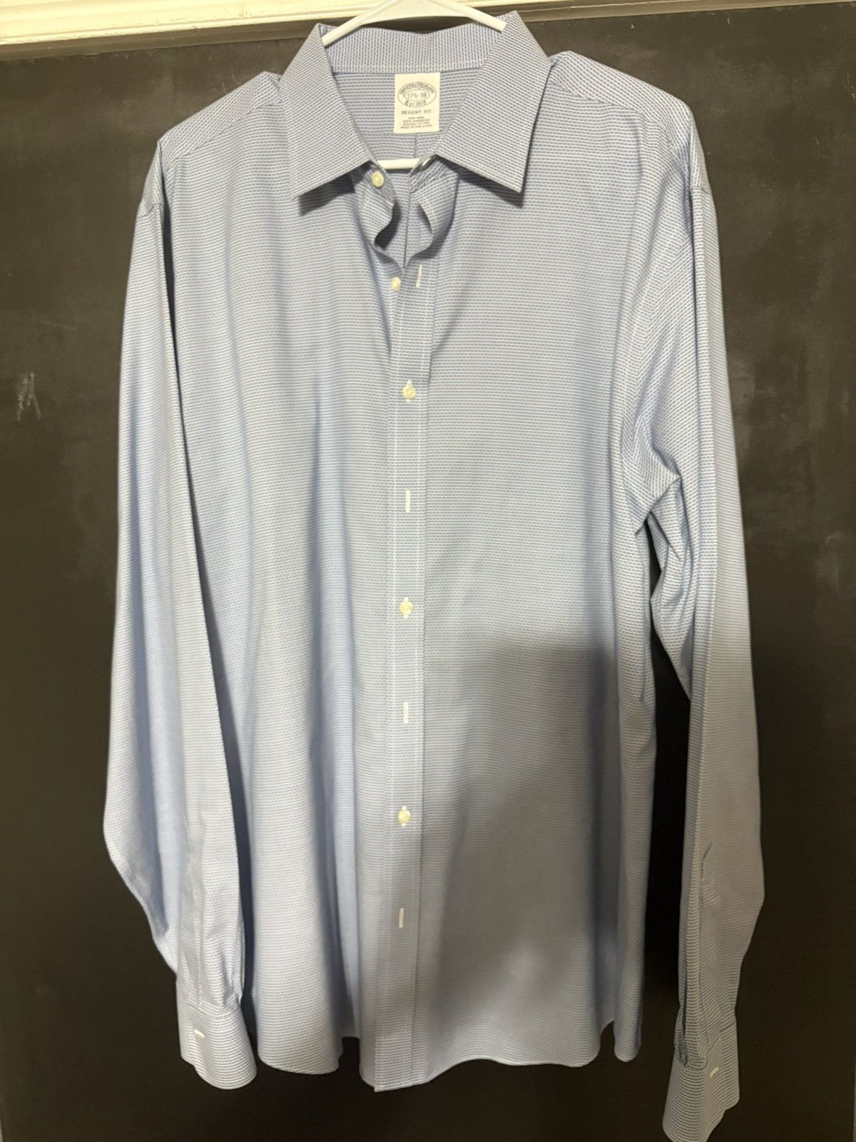 Brooks Brothers Brooks Brothers blue button up dress shirt 17 1/2 38” Size US XL / EU 56 / 4 - 1 Thumbnail