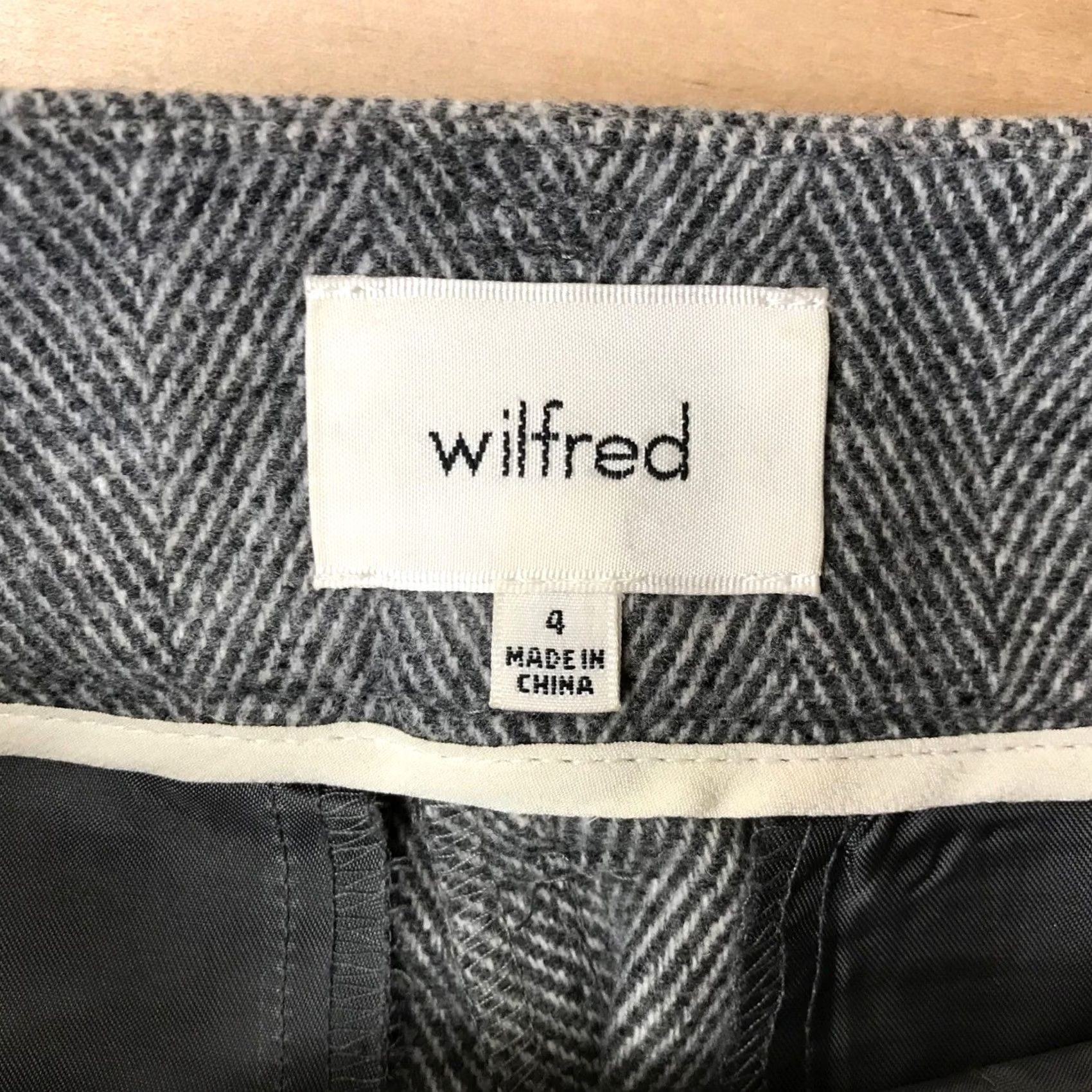 Vintage Wilfred Grey Herringbone Belted Cropped Pants Size 4 Size 27" / US 4 / IT 40 - 7 Thumbnail